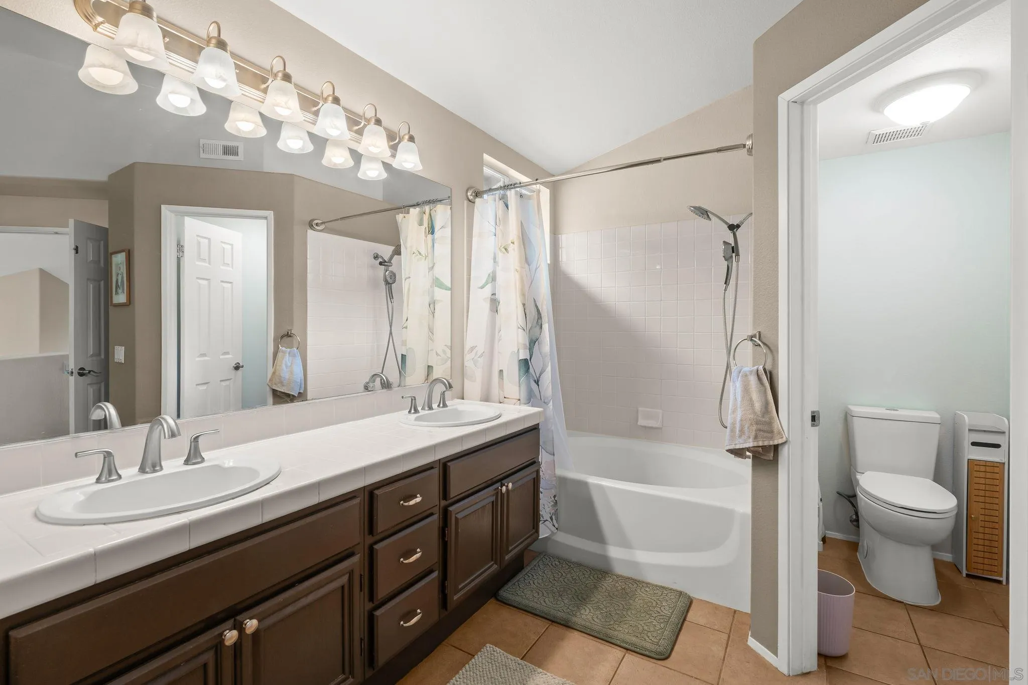 https://cdn.realtyfeed.com/cdn/127/260011703/40129c0f80385e96786e2f8027874809.webp