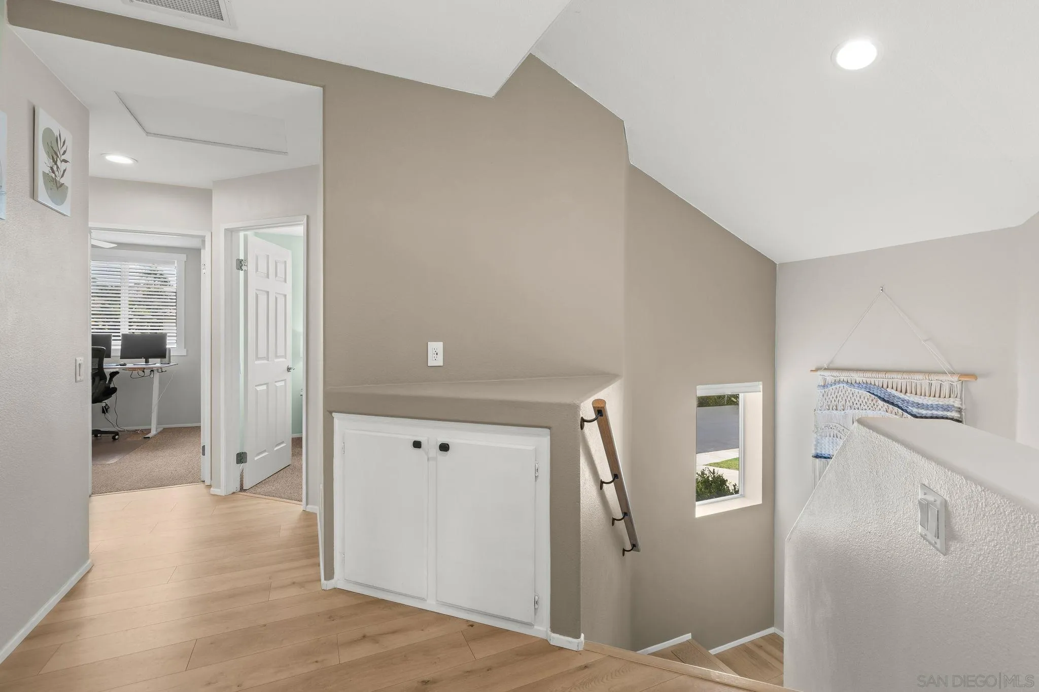 https://cdn.realtyfeed.com/cdn/127/260011703/5664822c2797c74efa2060318d2e8f56.webp