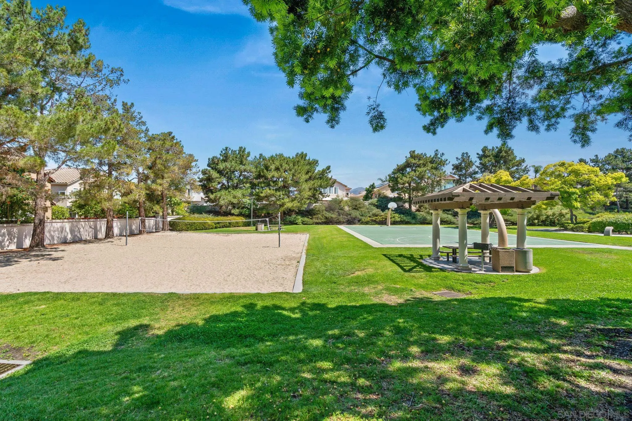 https://cdn.realtyfeed.com/cdn/127/260011703/5f880fc4f3cc085cb92261dd155e391d.webp