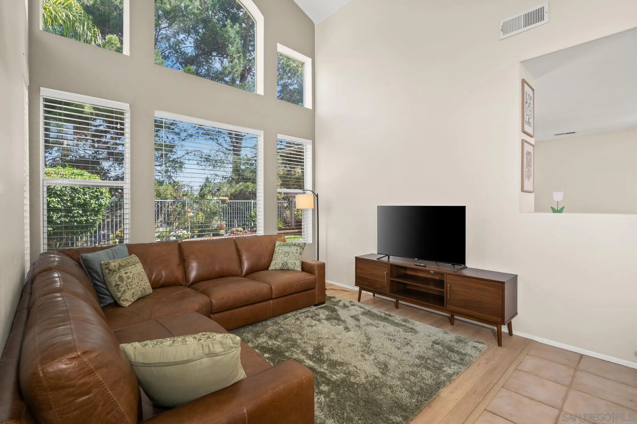 https://cdn.realtyfeed.com/cdn/127/260011703/65f6c7fd436ae87a4f74788f533e8939.webp