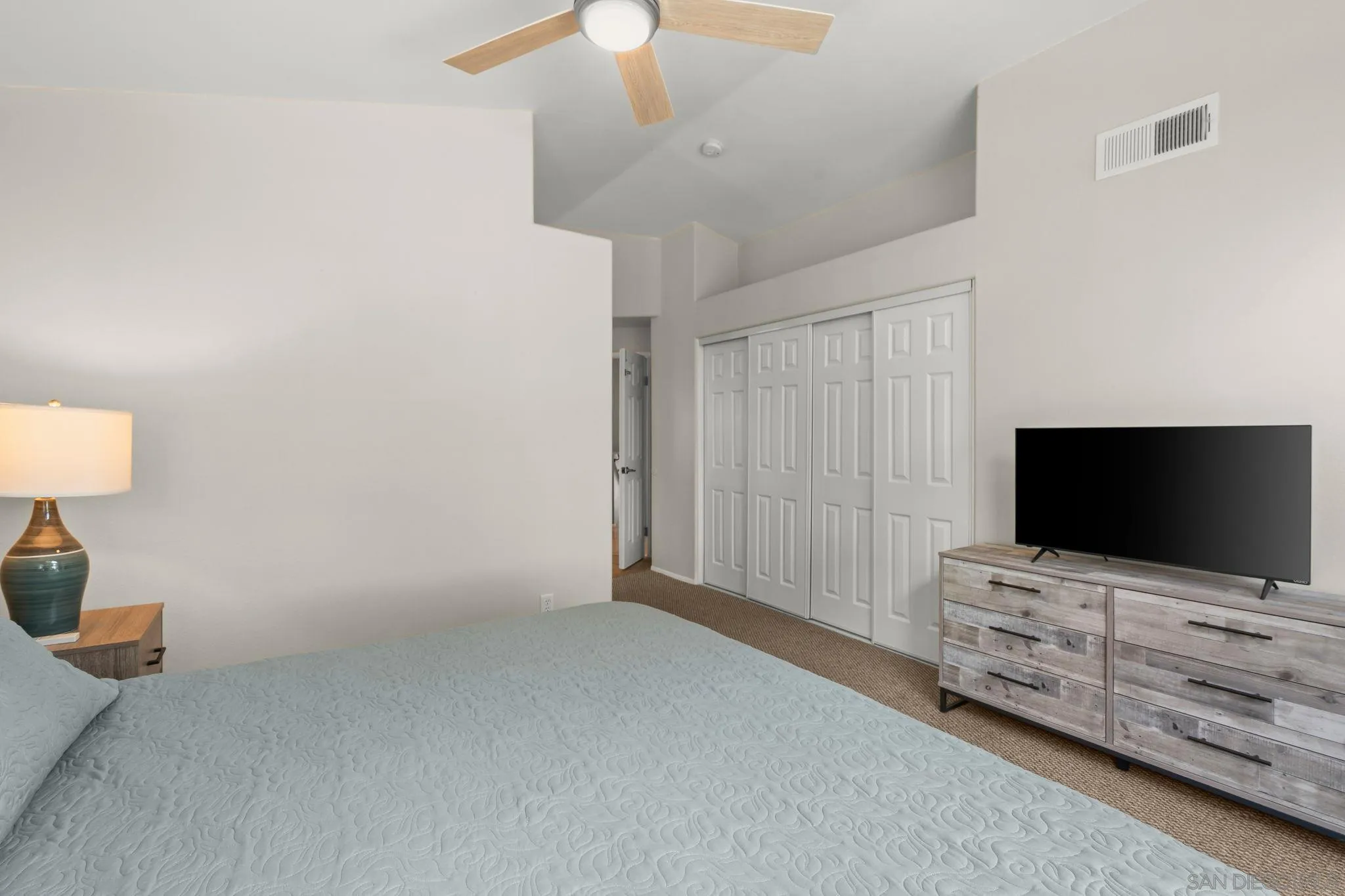 https://cdn.realtyfeed.com/cdn/127/260011703/6c7053b69ca082172a8d0c4c87ff282b.webp