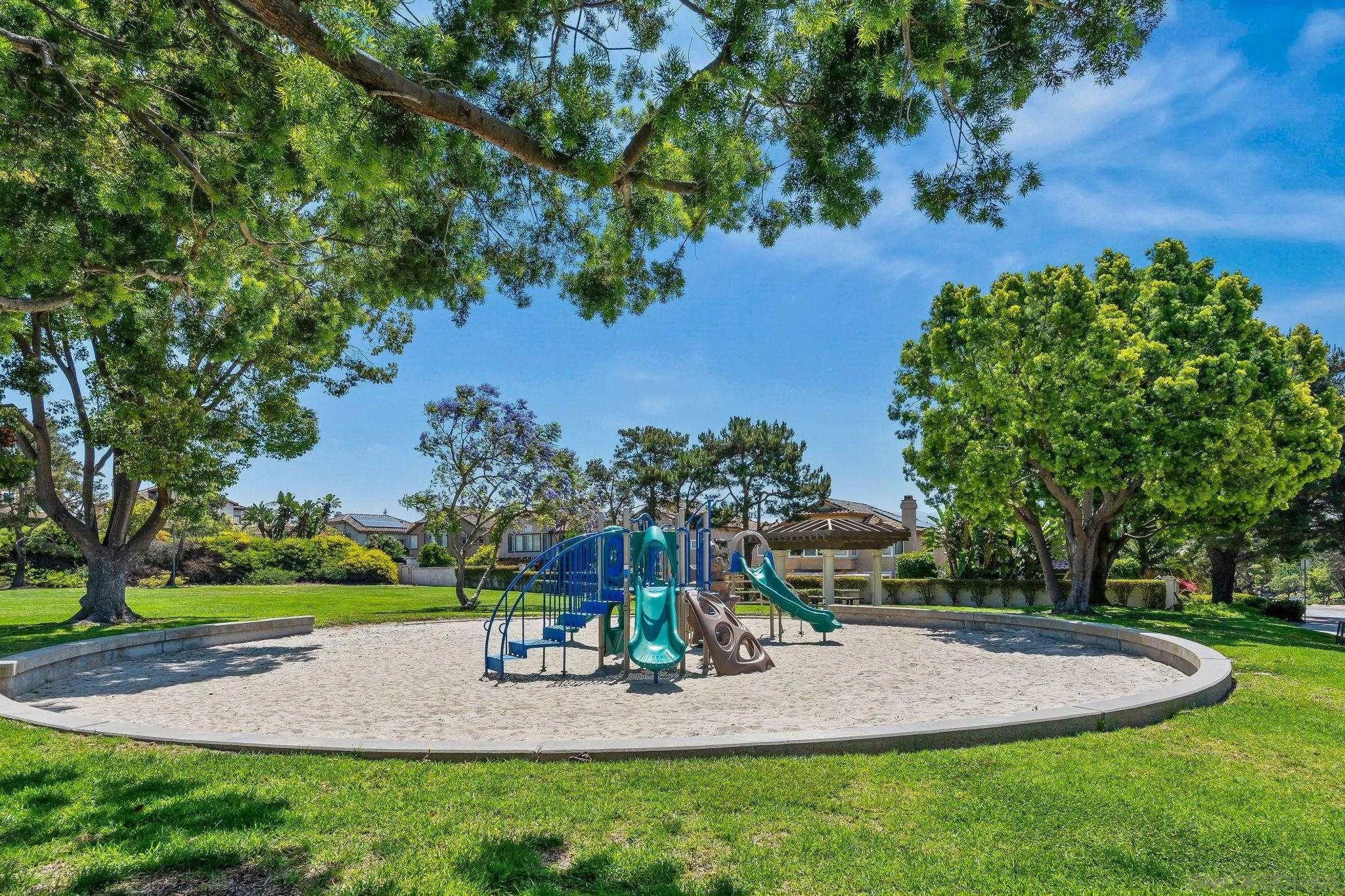 https://cdn.realtyfeed.com/cdn/127/260011703/c29f1d7cf2f2af1ee1dadbc8e26738df.webp
