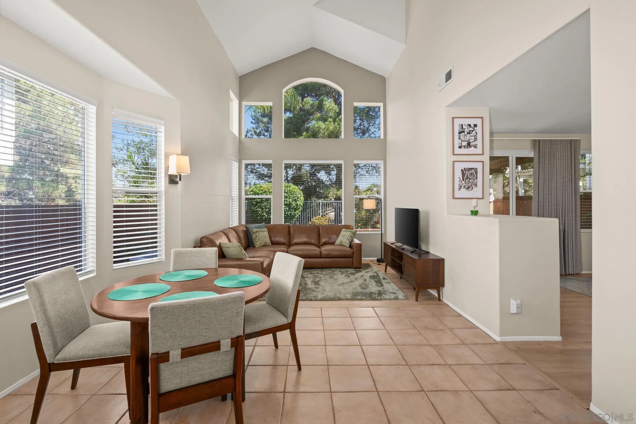 https://cdn.realtyfeed.com/cdn/127/260011703/cd219b9f8a119350a68d4c39adebc3eb.webp