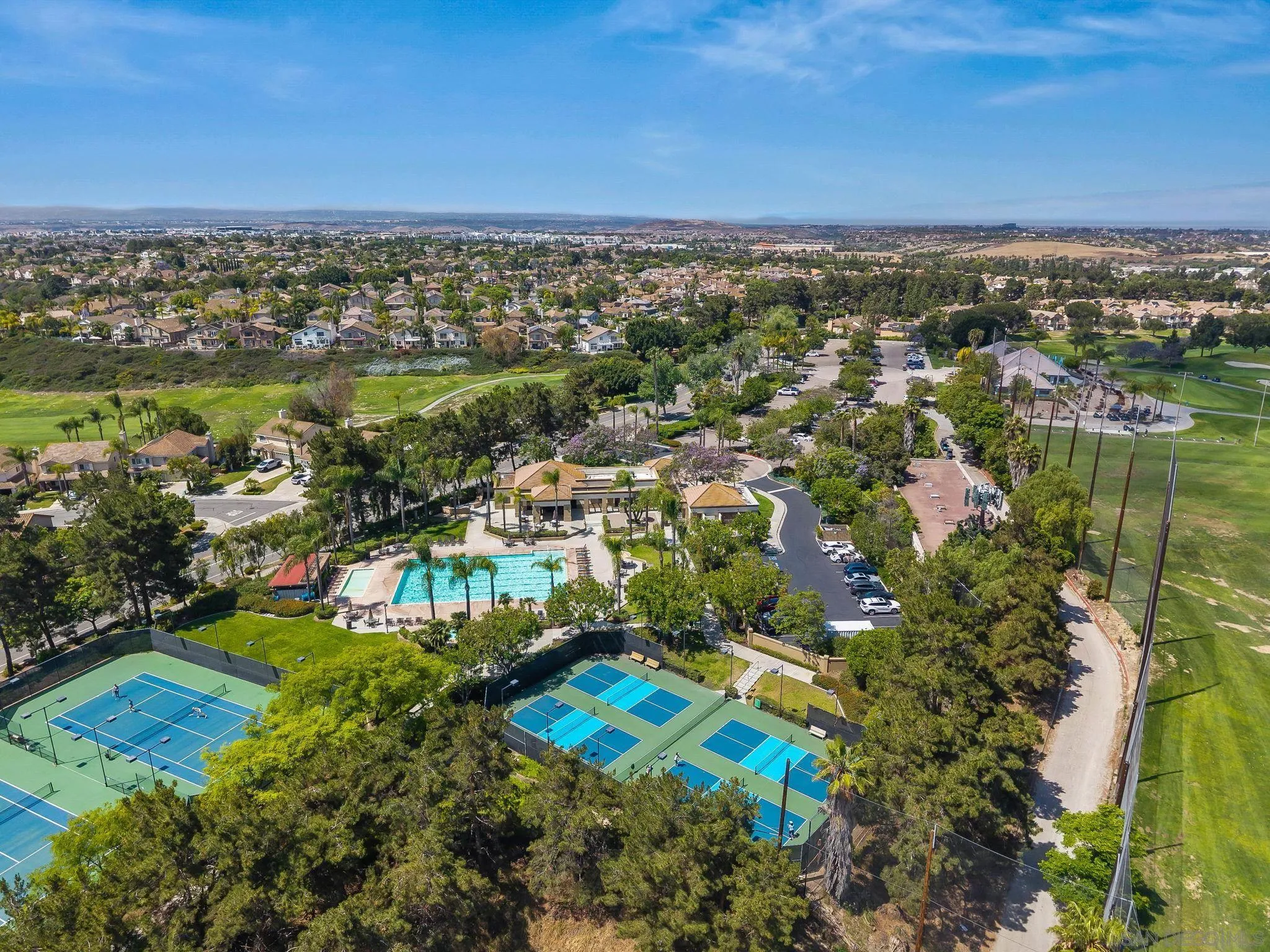 https://cdn.realtyfeed.com/cdn/127/260011703/f20f638df792a6e1a5f0f26fbb2e00b2.webp