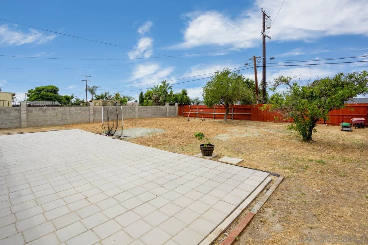 https://cdn.realtyfeed.com/cdn/127/260011706/d94c0db3c5a64ab2801cd3d517f65e94.webp