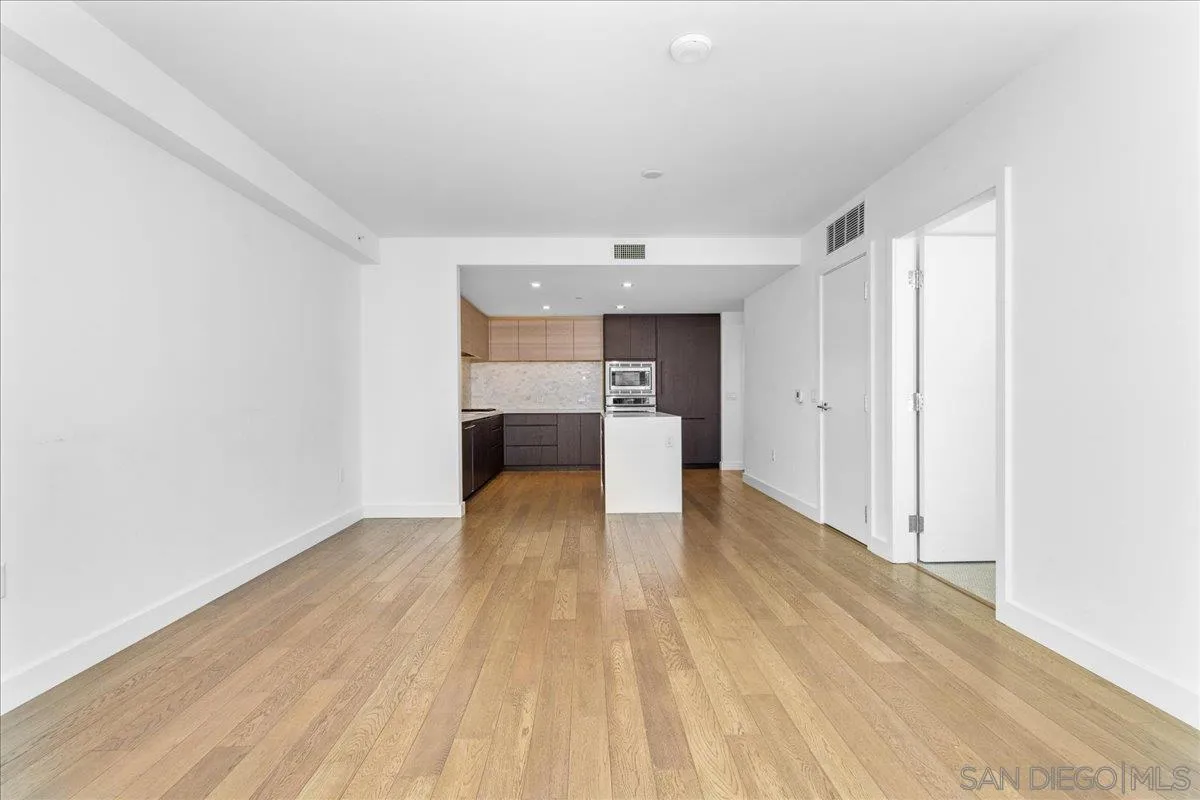 Photo #7: 260011708 Listing: Photo #7