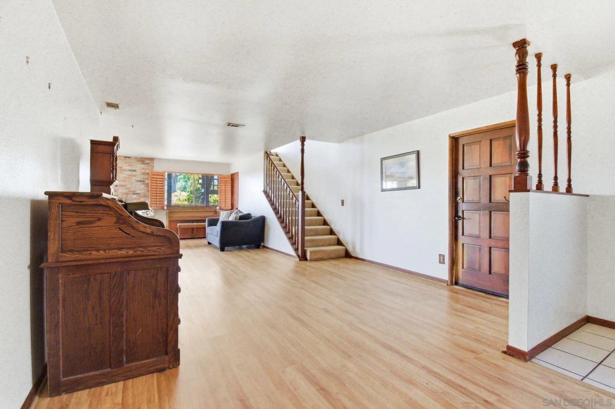 https://cdn.realtyfeed.com/cdn/127/260011710/3dee41be173925ed65de38552c56d30b.webp