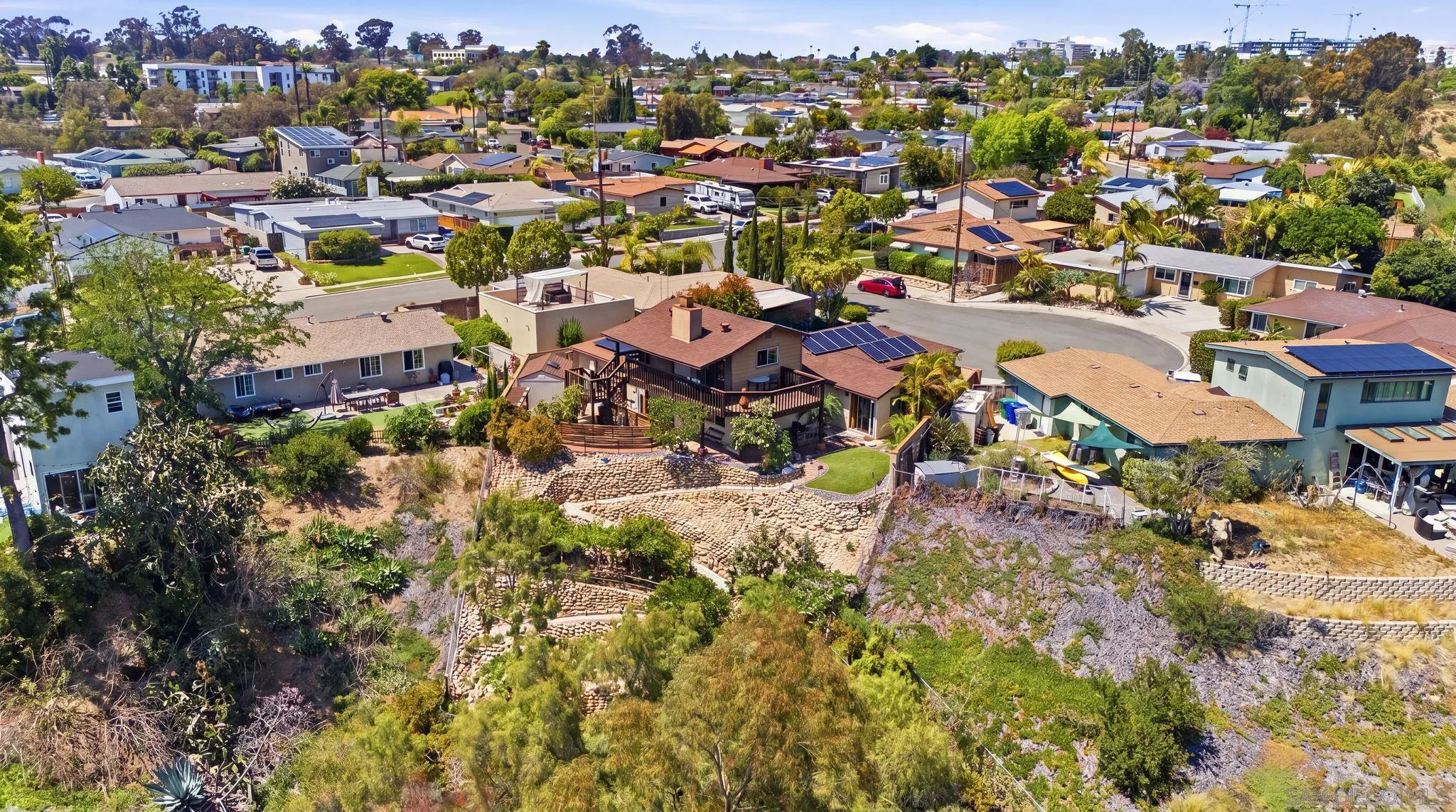 https://cdn.realtyfeed.com/cdn/127/260011710/4dd792e48b7b17a80a89bcae92c7c14a.webp