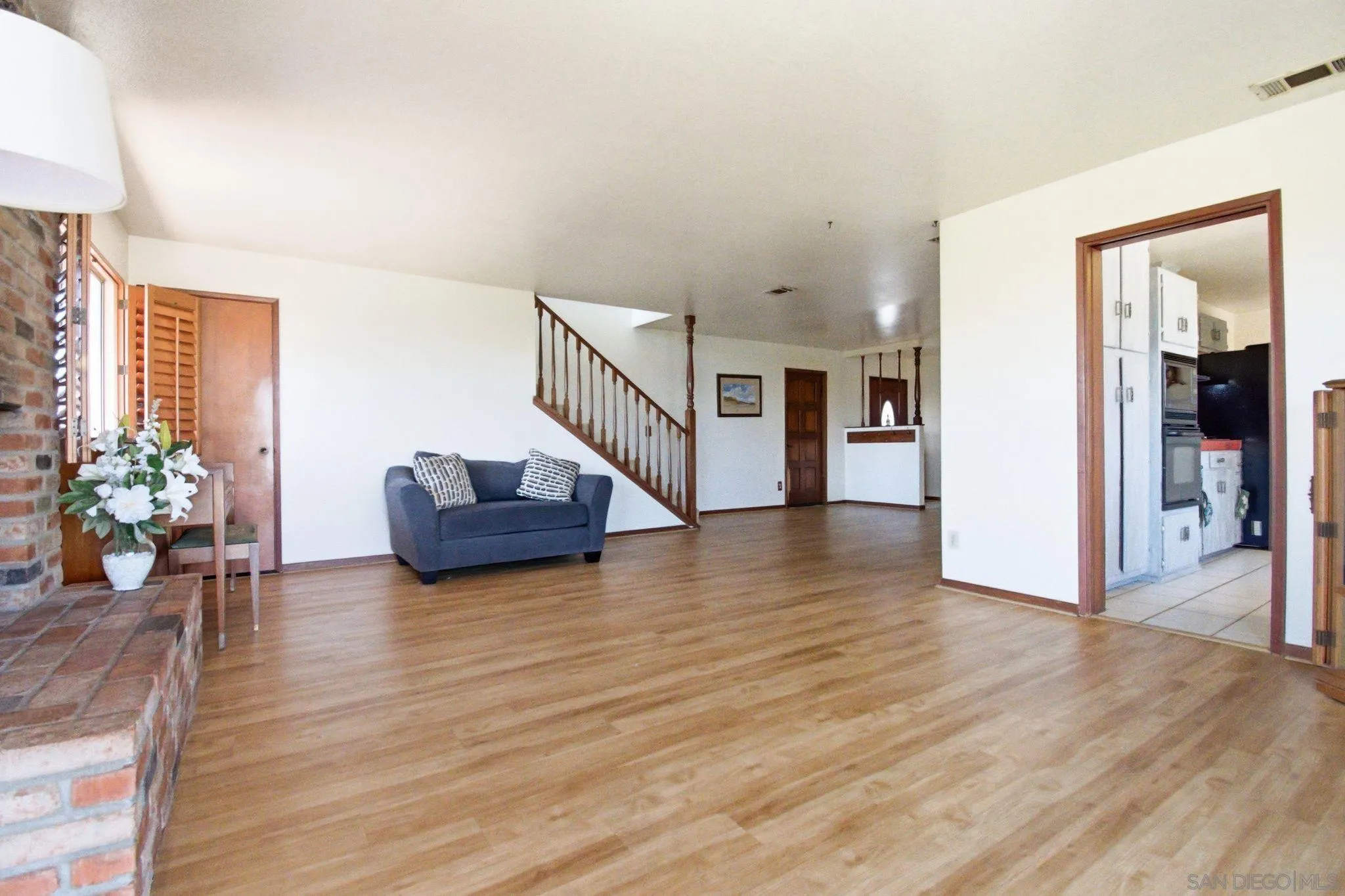 https://cdn.realtyfeed.com/cdn/127/260011710/59327331014ce94bd8be44b606f69cea.webp