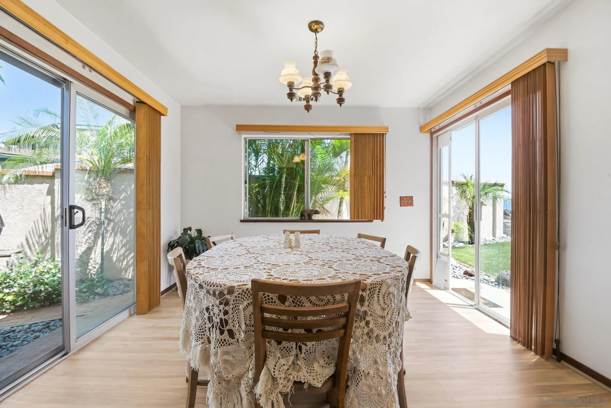 https://cdn.realtyfeed.com/cdn/127/260011710/7dc97e6b16794ae4ae27b642db11f896.webp
