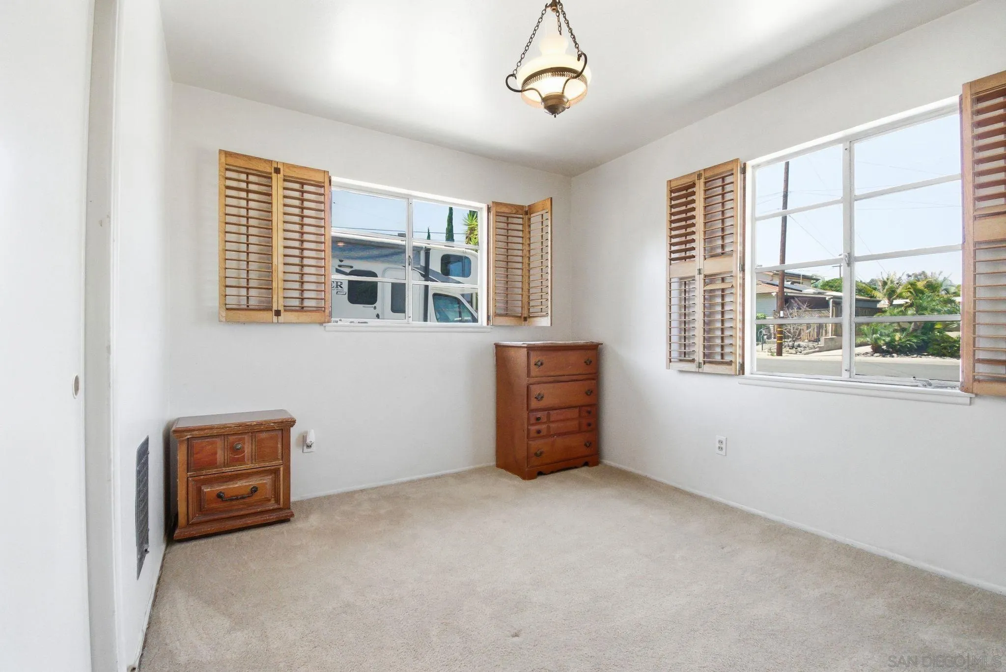 https://cdn.realtyfeed.com/cdn/127/260011710/cb3e214ced19212bd9a1da63612a146f.webp