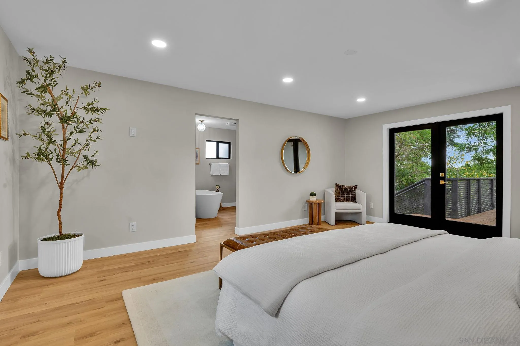 https://cdn.realtyfeed.com/cdn/127/260011711/168e0be14bc1a89511f4c89fcde681d5.webp