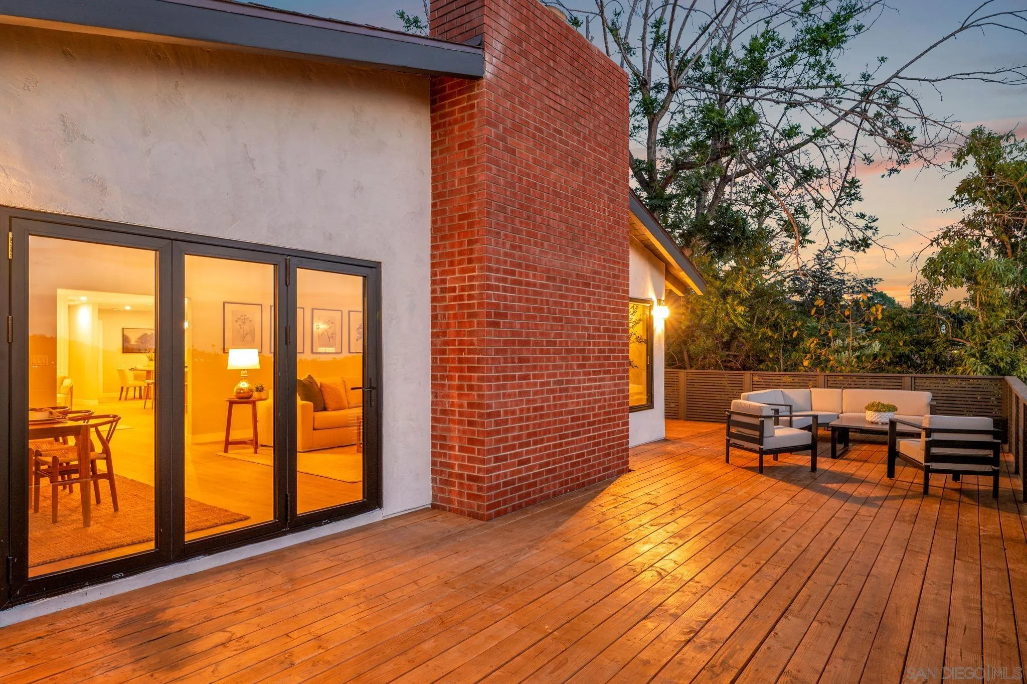 https://cdn.realtyfeed.com/cdn/127/260011711/77cc0b06fbe38c03ef4c9f72576fe9cf.webp