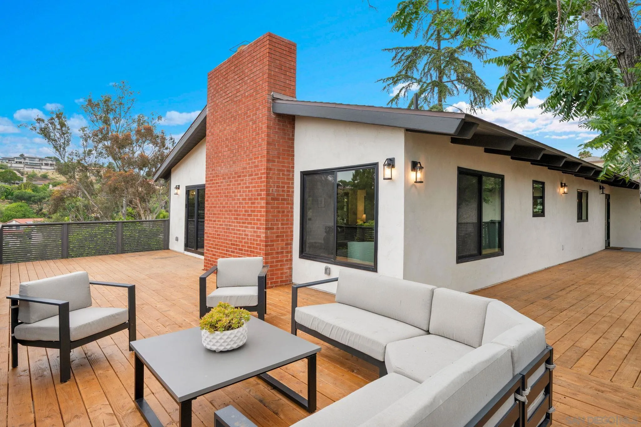 https://cdn.realtyfeed.com/cdn/127/260011711/894c706ef353cceaacbdd901e3ef9705.webp