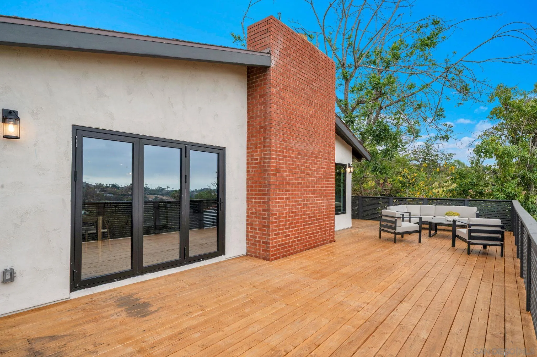 https://cdn.realtyfeed.com/cdn/127/260011711/a7173562b54ab3cd3a7d3db376722f69.webp
