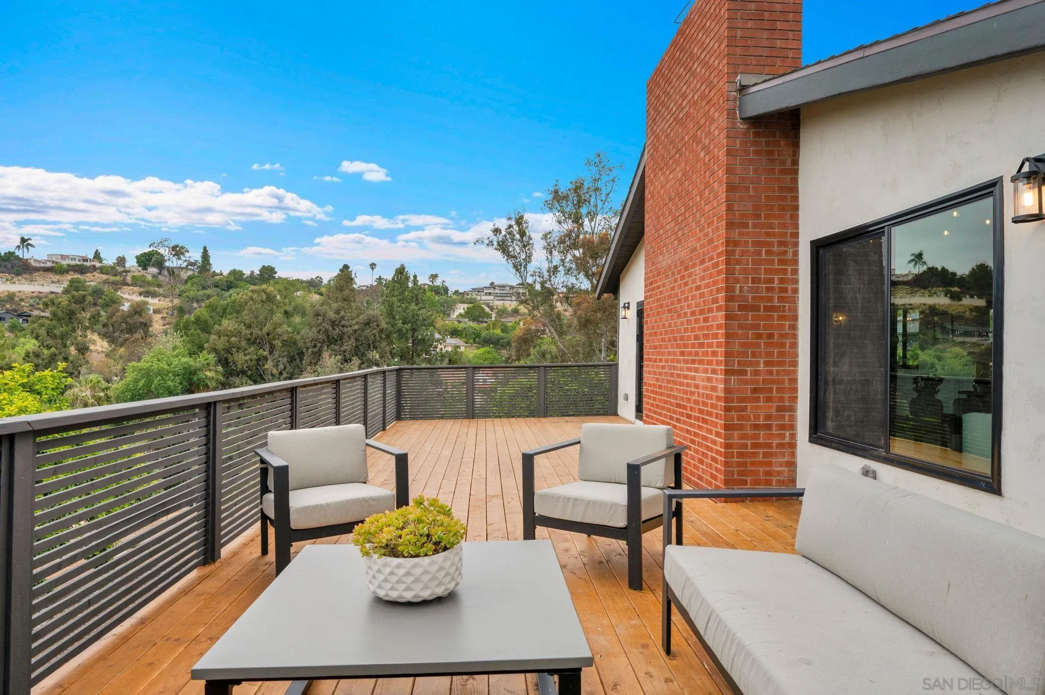https://cdn.realtyfeed.com/cdn/127/260011711/c7fb716a347afd087087ba2d023686e3.webp