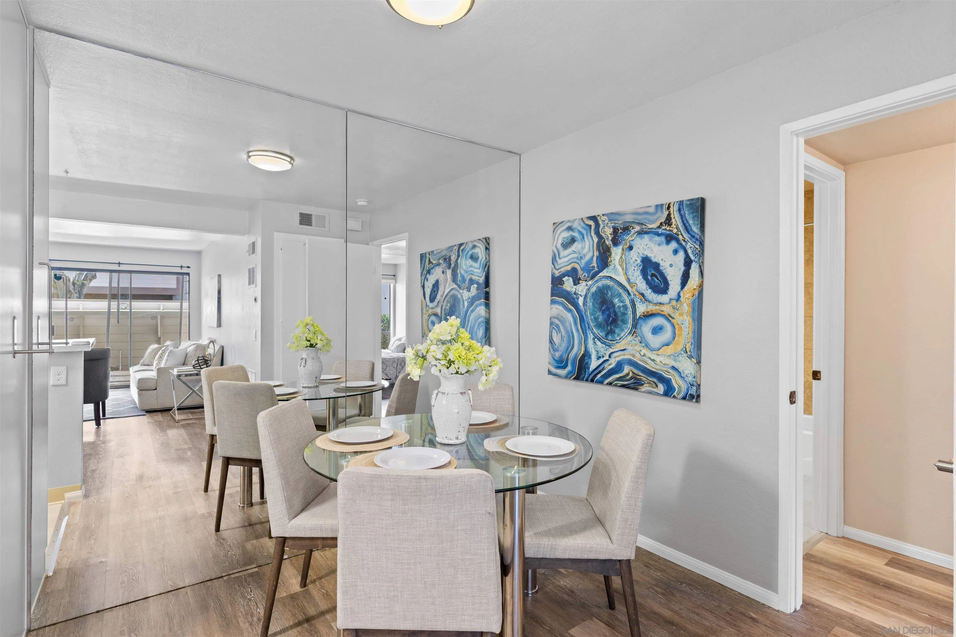 https://cdn.realtyfeed.com/cdn/127/260011715/6330cd577aee00143ef45061fc672d8e.webp