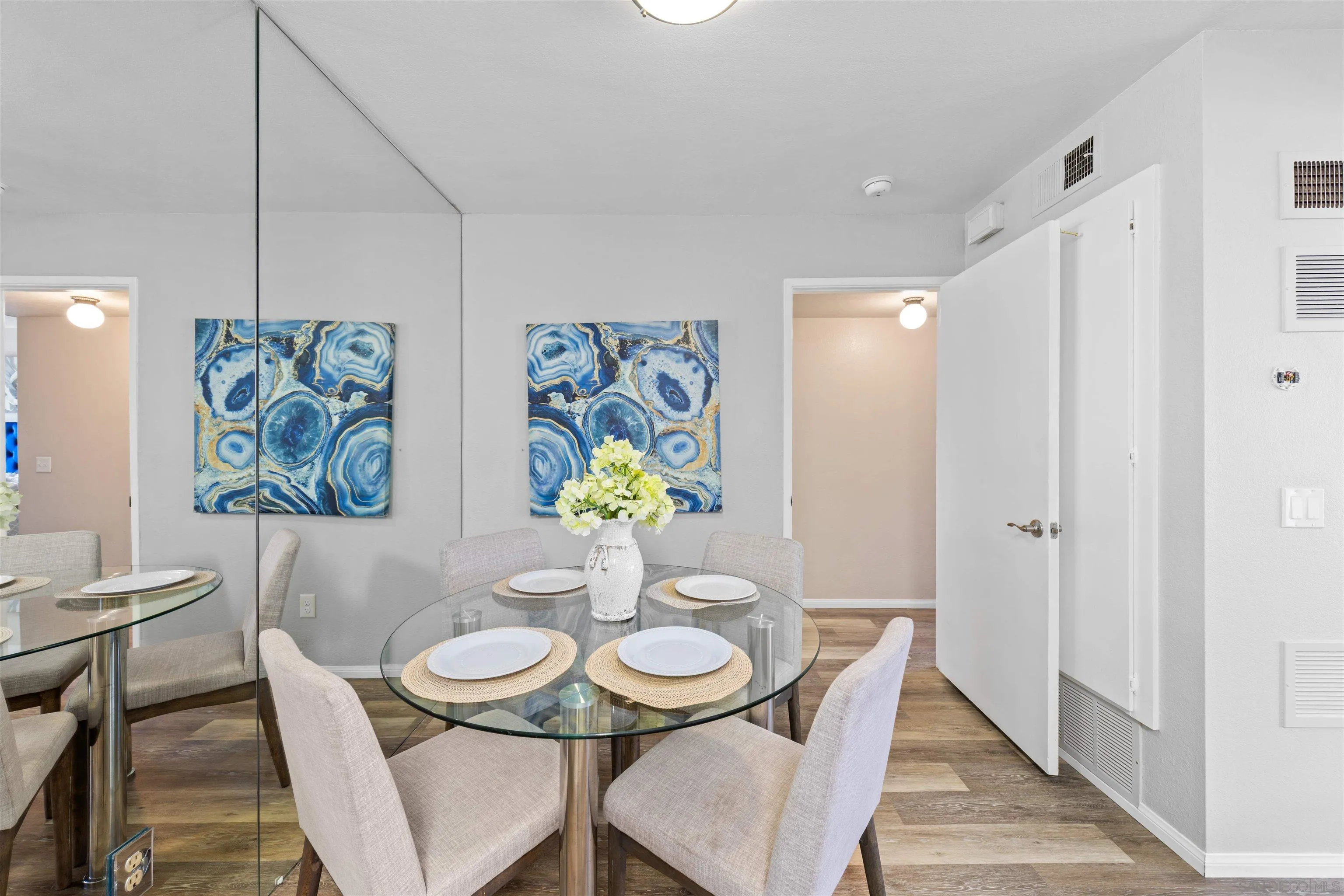 https://cdn.realtyfeed.com/cdn/127/260011715/8bd2504fed8ae6ad123c35d9dd9abb87.webp