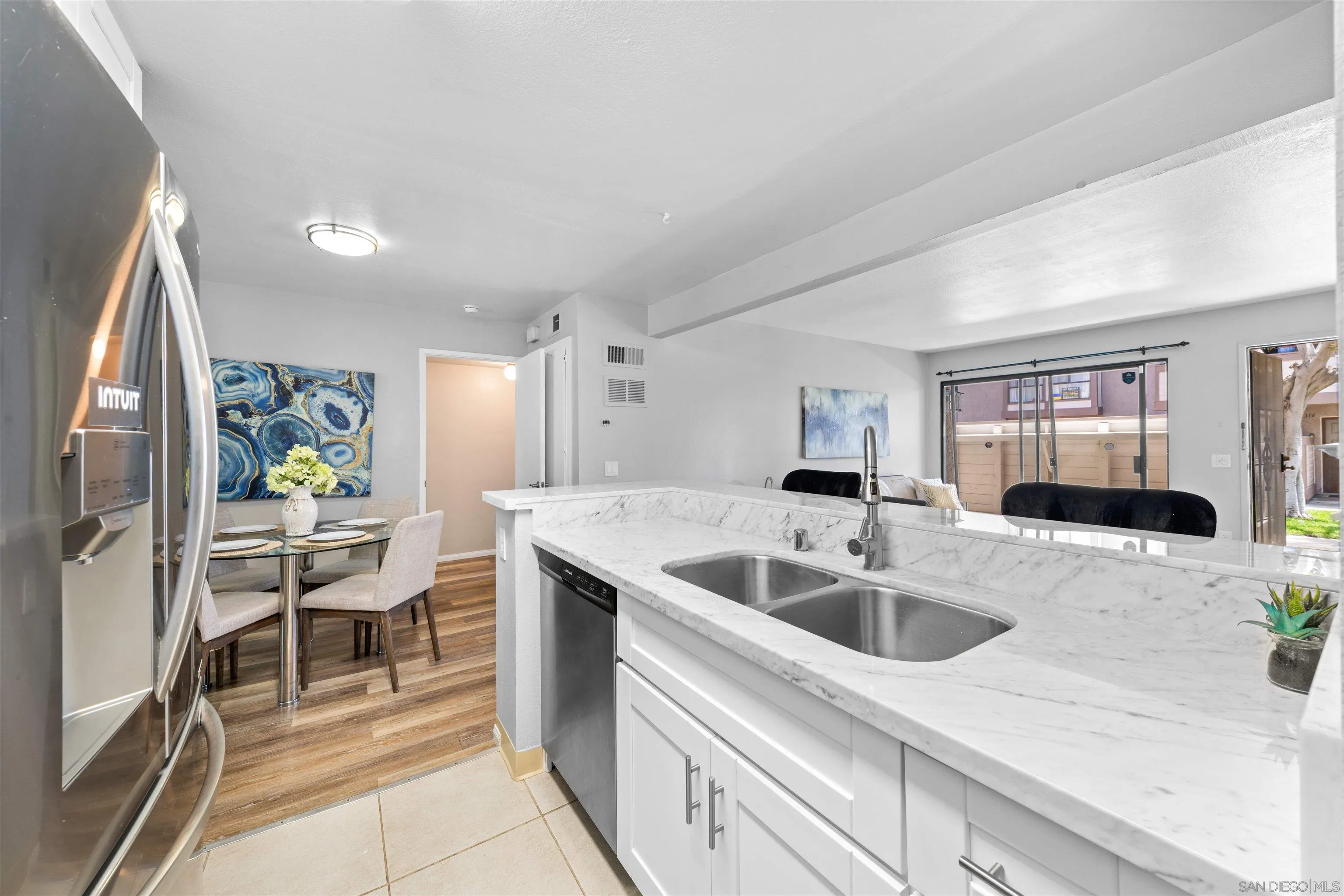 https://cdn.realtyfeed.com/cdn/127/260011715/af4a429fb21c587f56e72a3ba98d3ffb.webp