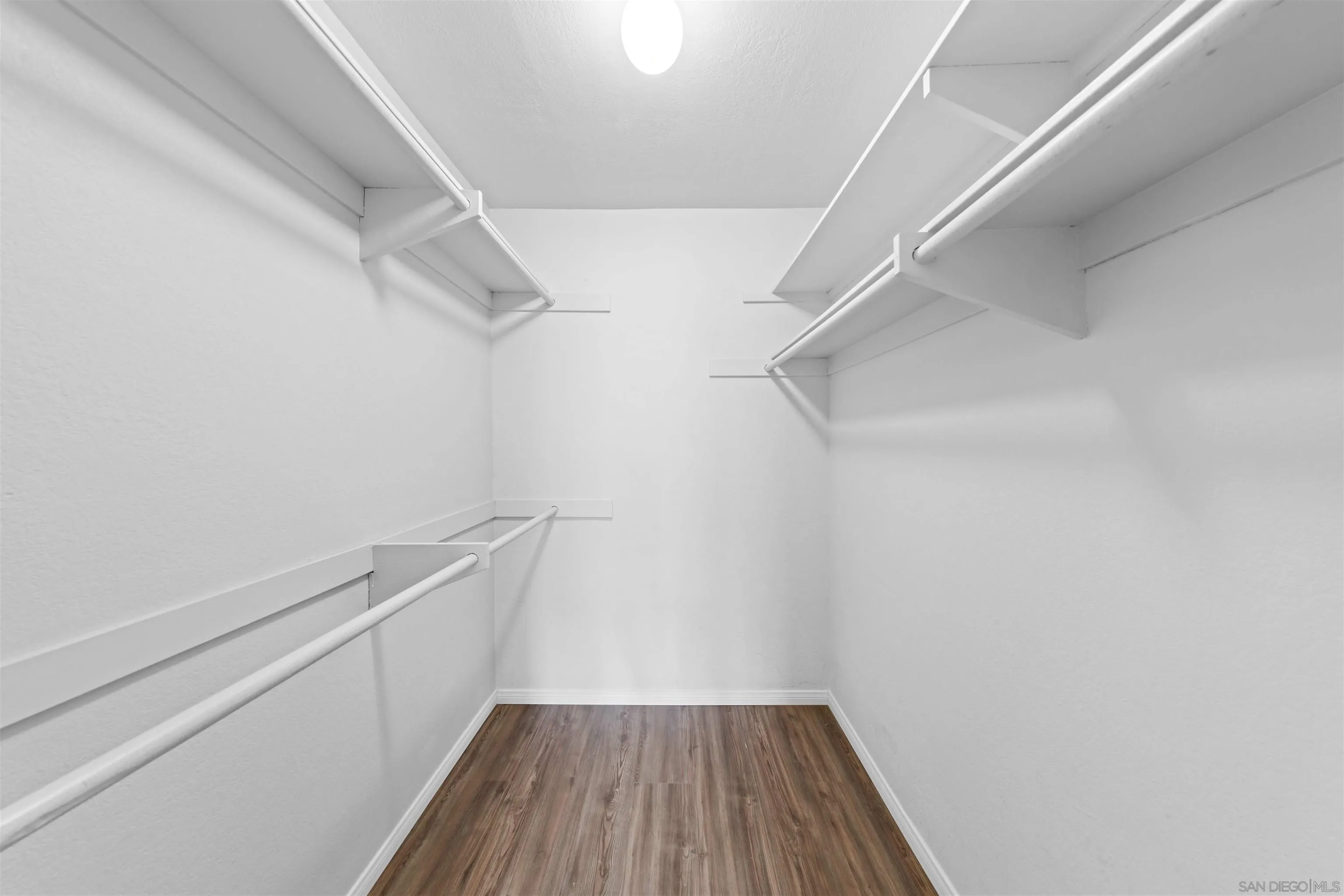 https://cdn.realtyfeed.com/cdn/127/260011715/f8520ac940fb8a5ffd87c44a92f136c2.webp