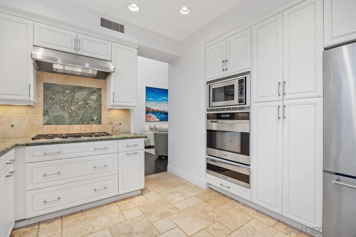 https://cdn.realtyfeed.com/cdn/127/260011716/b050971ca4cf4f3849d7698d5210d916.webp