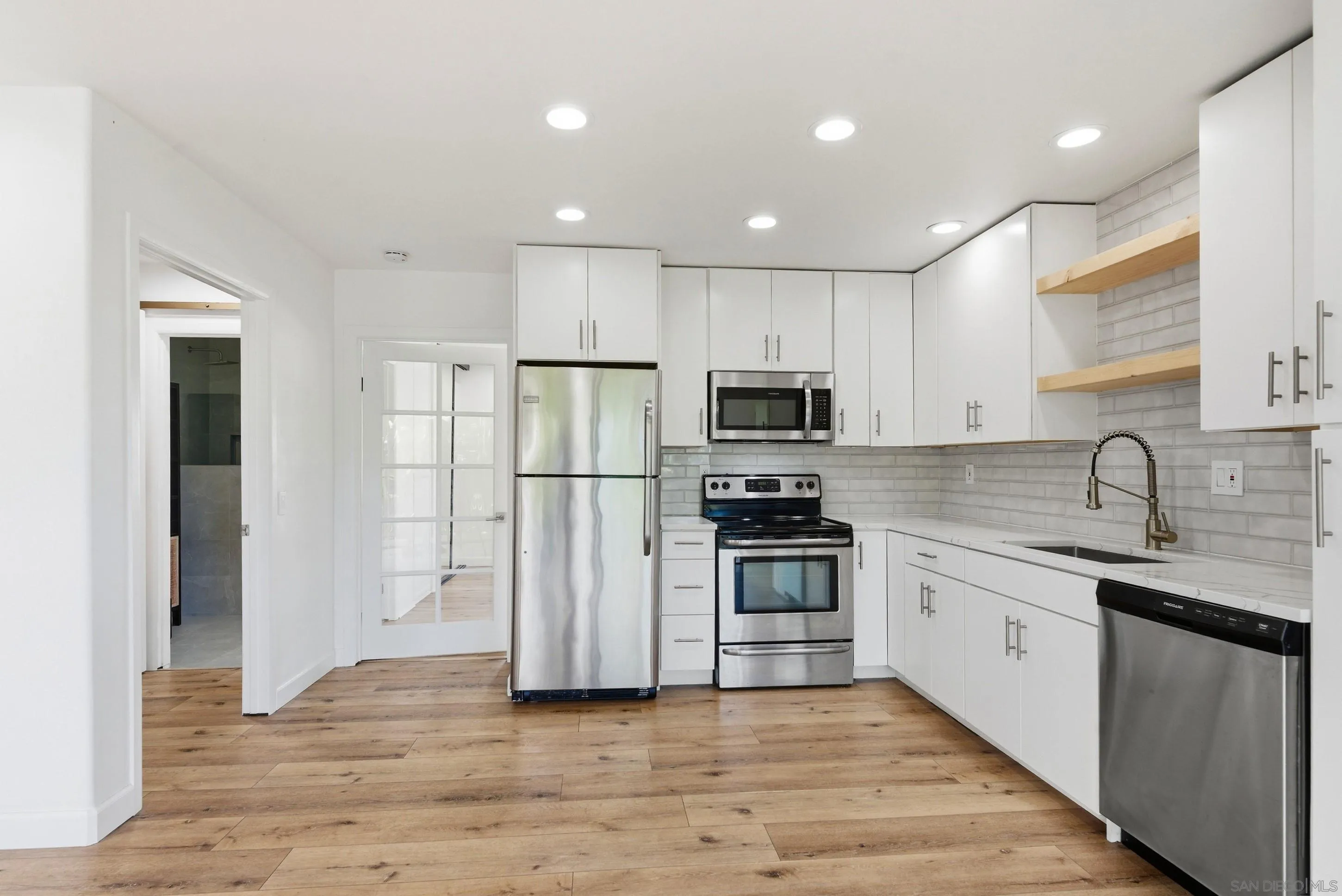 Photo #5: 260011718 Listing: Photo #5