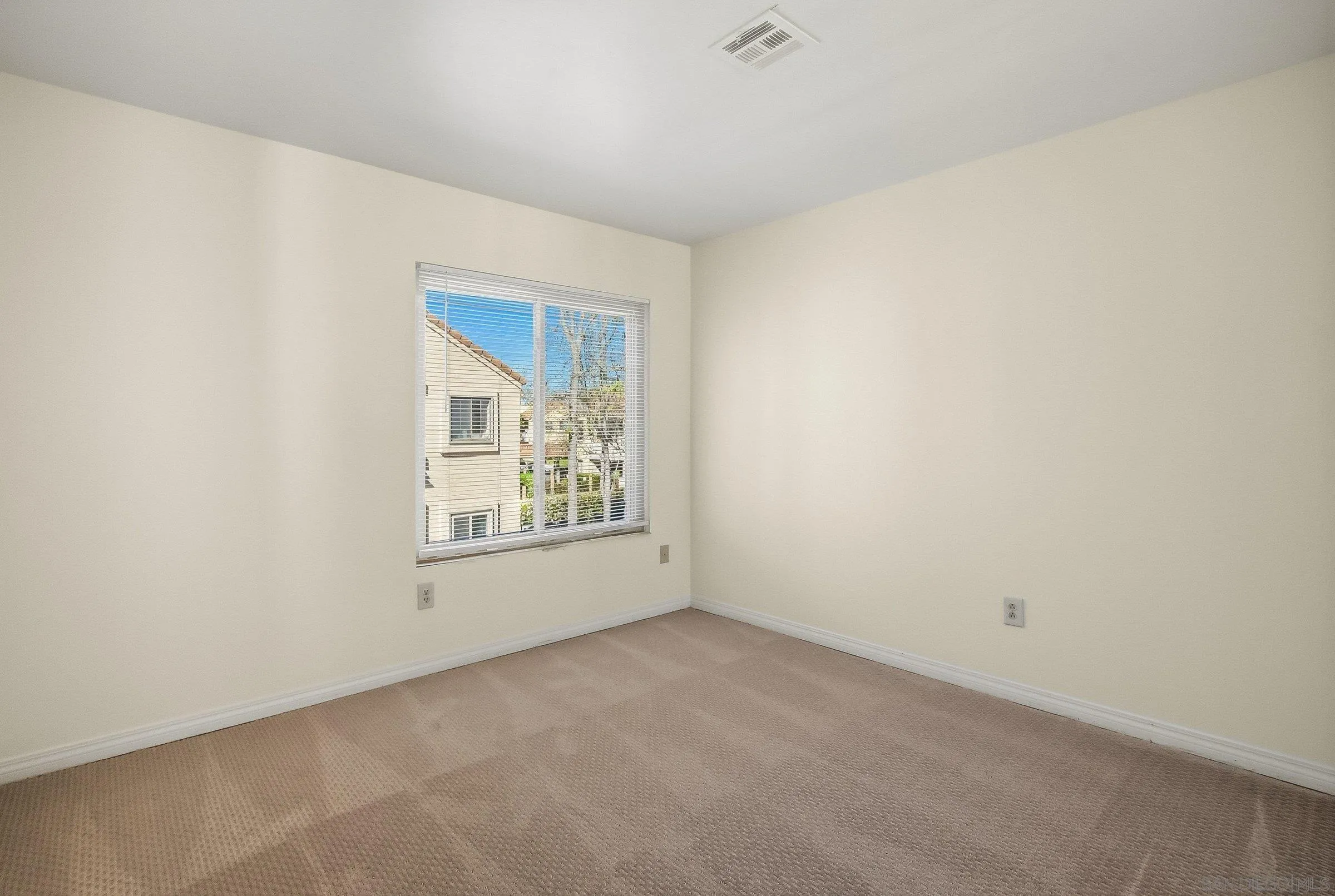 Photo #11: 260011719 Listing: Photo #11