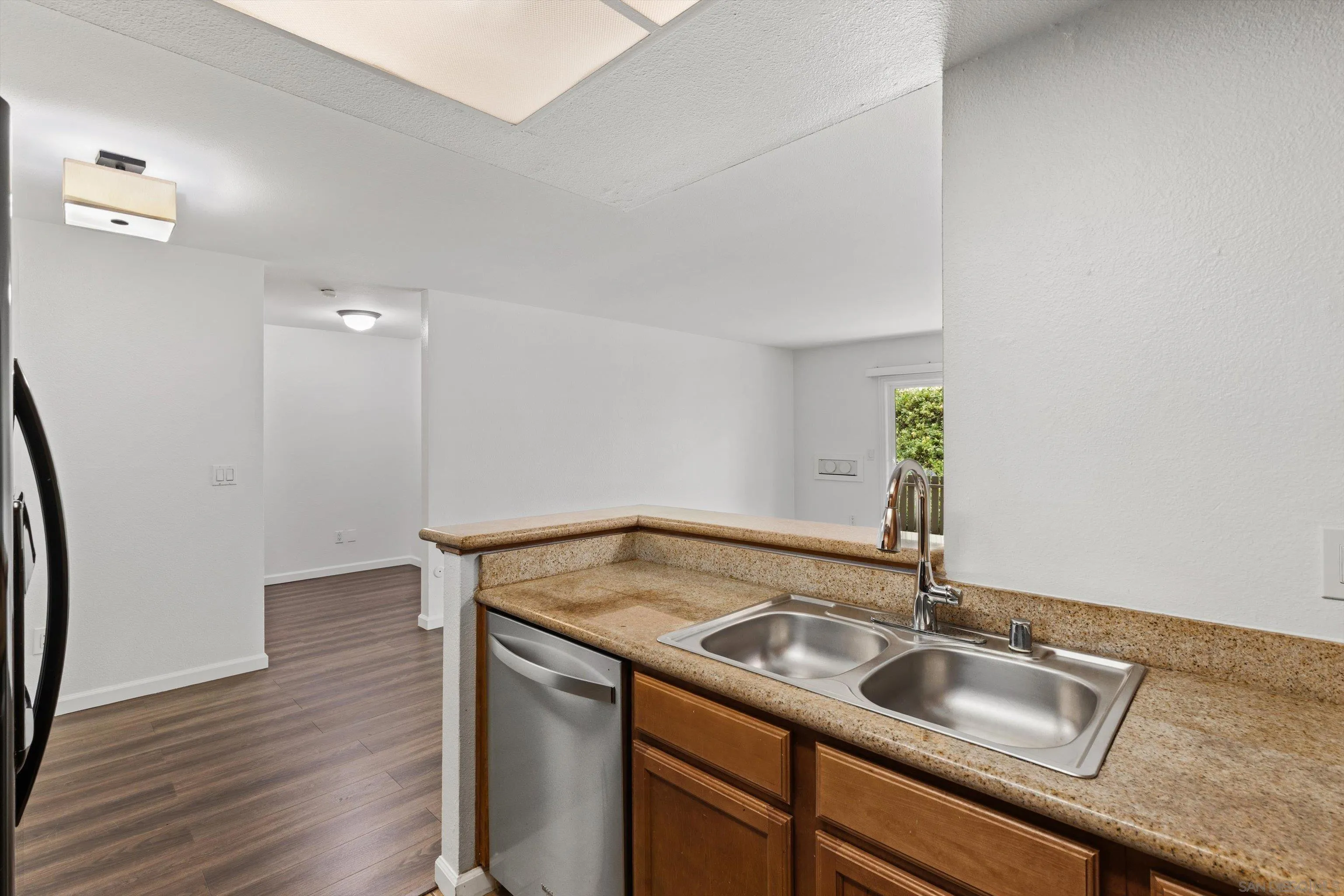 https://cdn.realtyfeed.com/cdn/127/260011721/6d9fa8173b65ac3464dada299c7696c4.webp