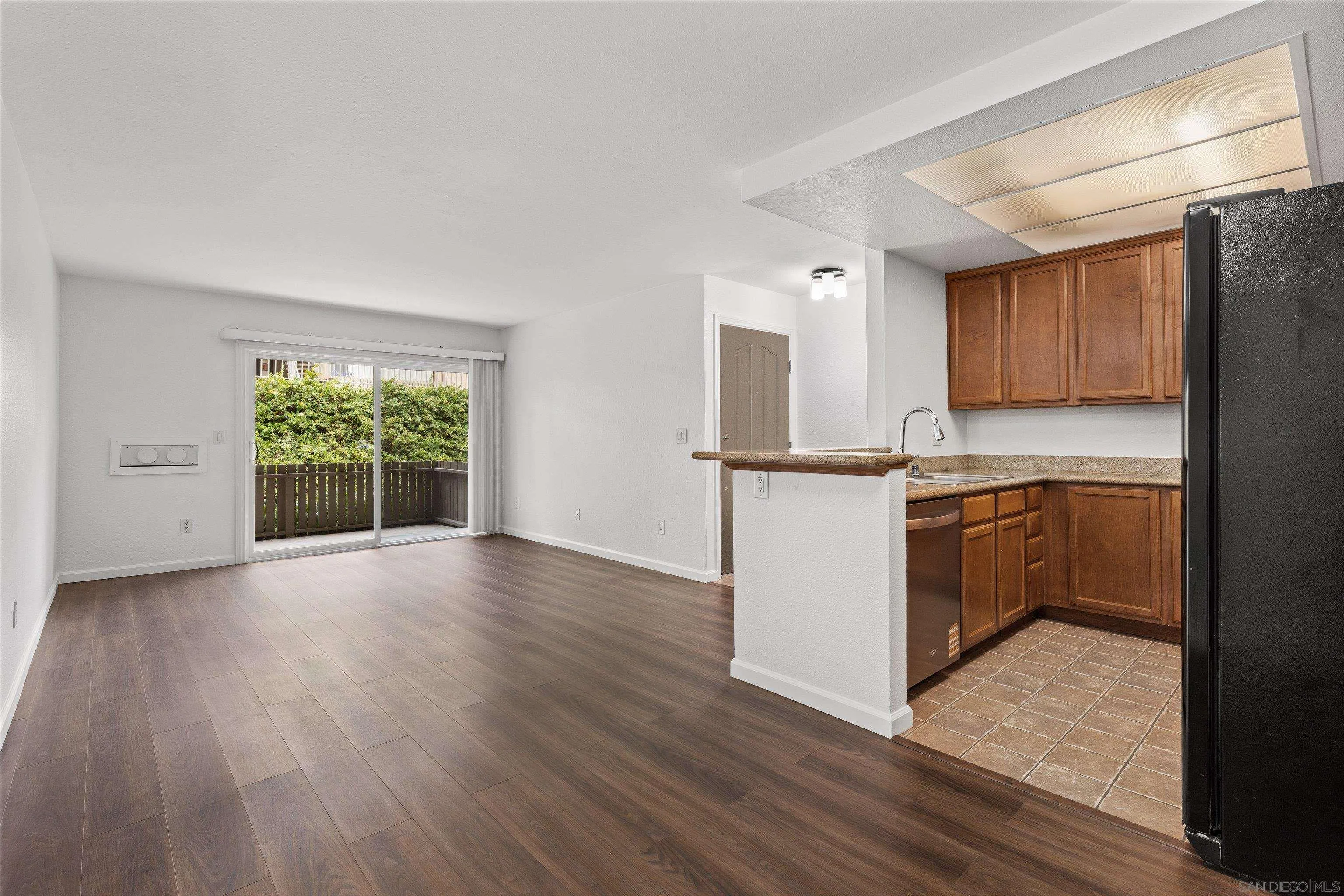 Photo #8: 260011721 Listing: Photo #8