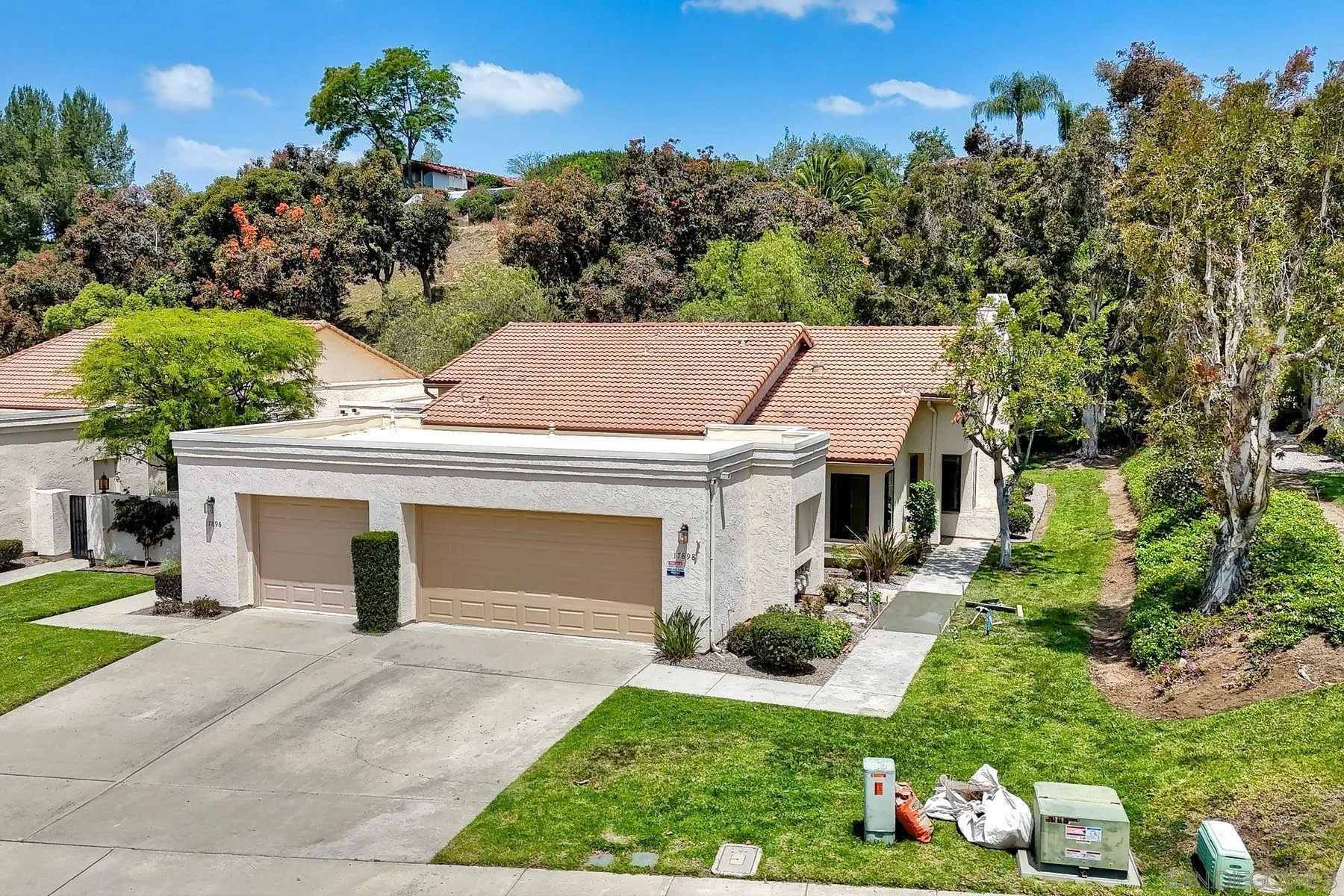 Photo #1: 260011722 Listing: Photo #1