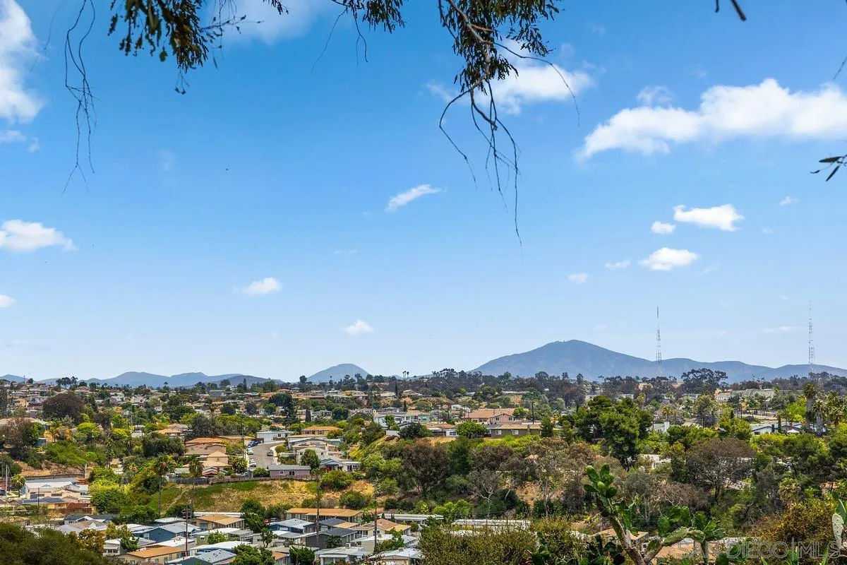 https://cdn.realtyfeed.com/cdn/127/260011724/1d5eac539a3e33f9fa93f9d600c5955c.webp