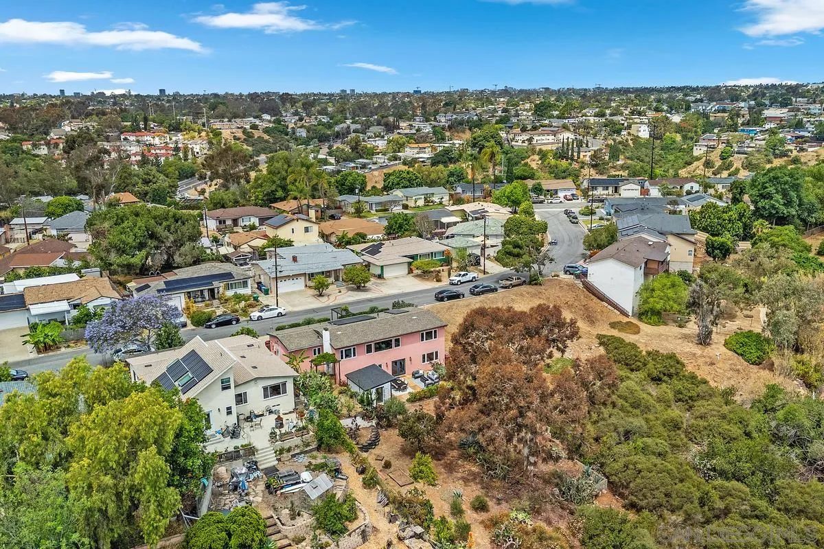 https://cdn.realtyfeed.com/cdn/127/260011724/d0780b4da9f2ed2c94a94283a60e73bd.webp