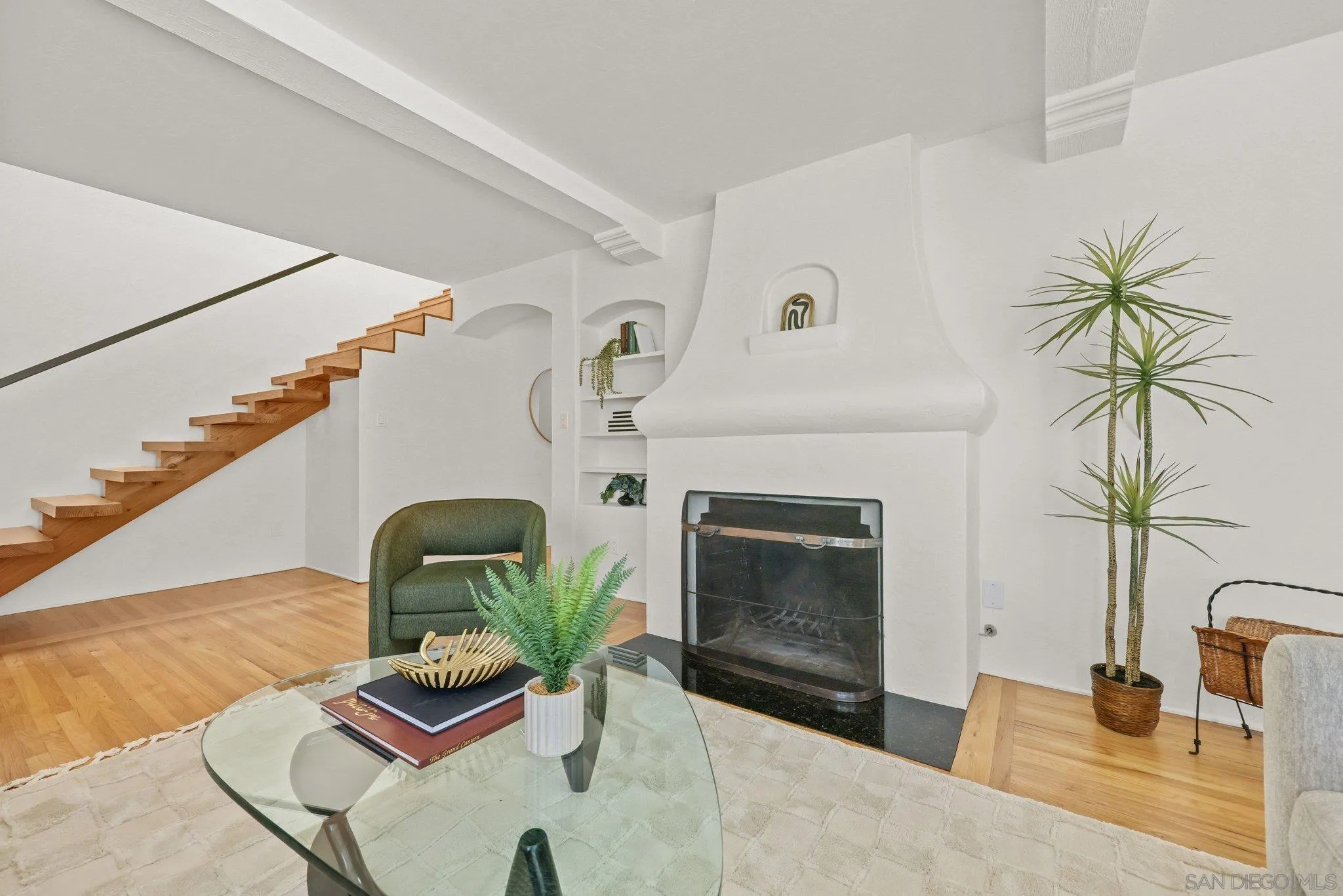 https://cdn.realtyfeed.com/cdn/127/260011726/4cdac5f656d8faa2b3be31016a9b4202.webp