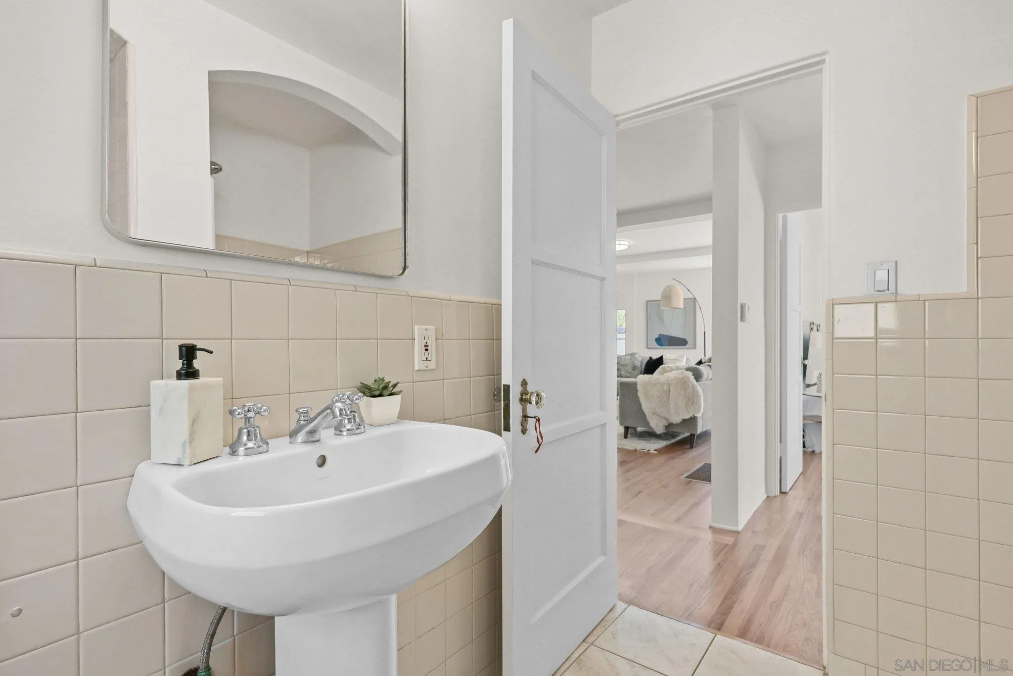 https://cdn.realtyfeed.com/cdn/127/260011726/7fd59a4d0431c8ce80209db8a2dc94b1.webp