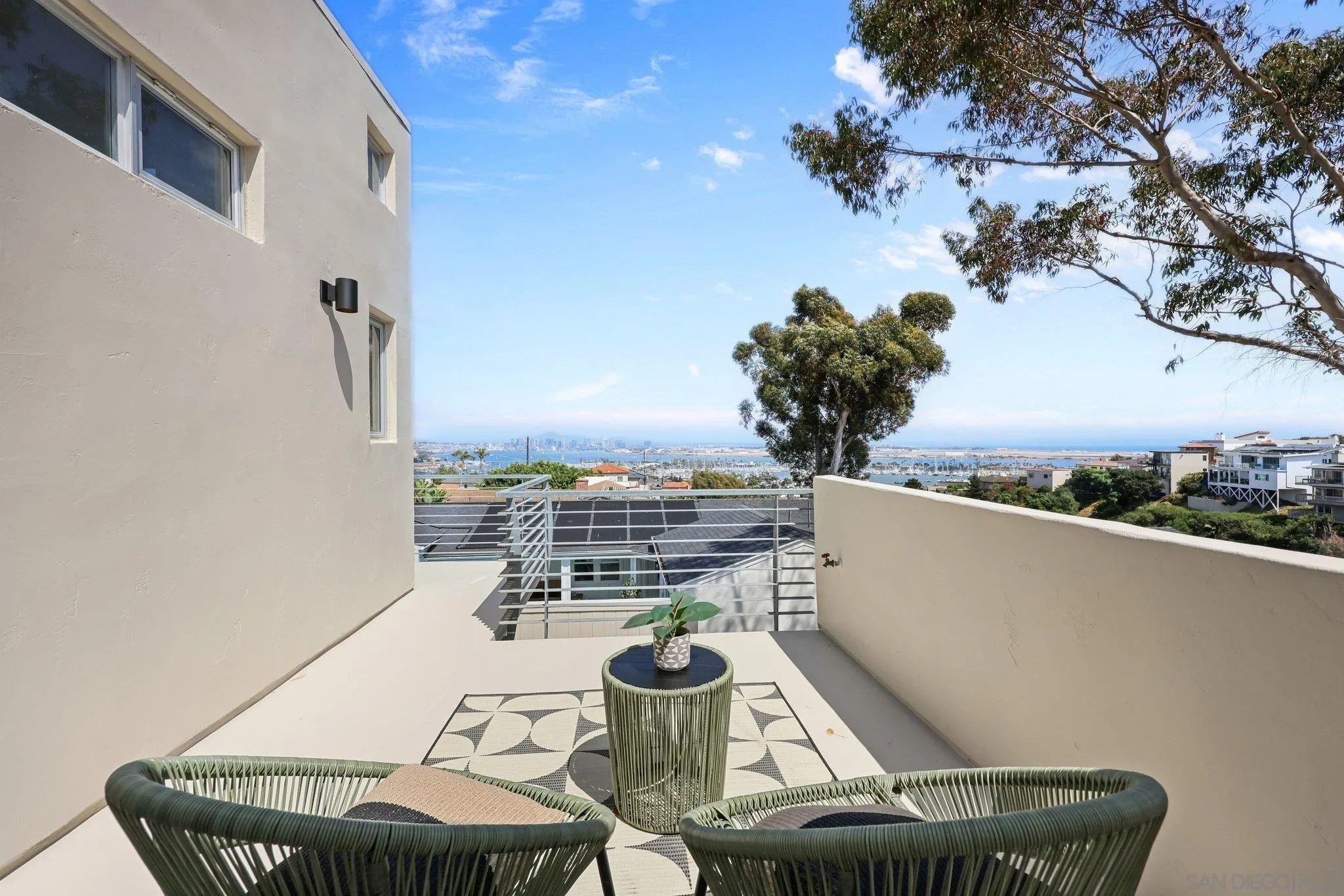 https://cdn.realtyfeed.com/cdn/127/260011726/9eadf1ec27c5648c97160ce92c812e29.webp