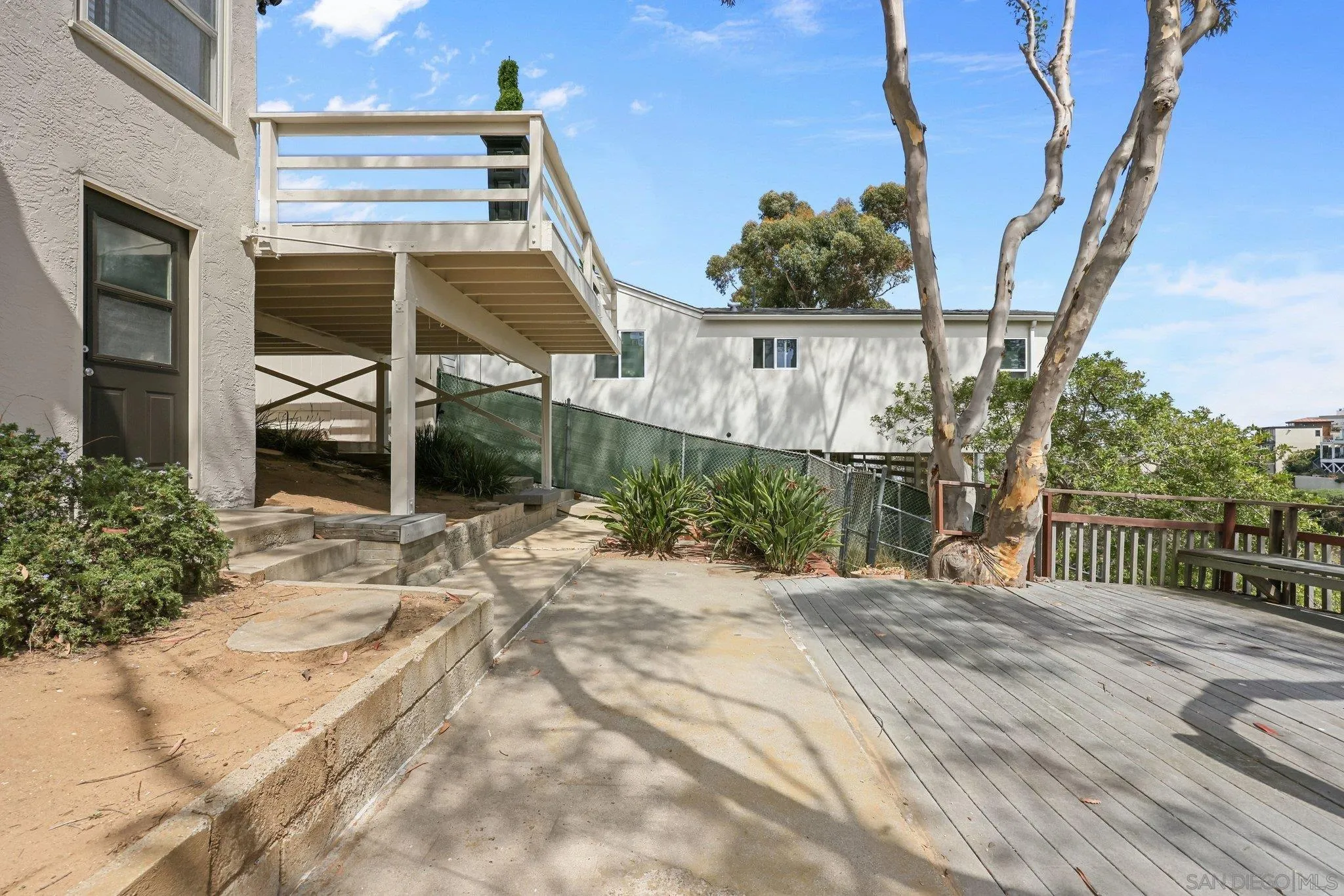 https://cdn.realtyfeed.com/cdn/127/260011726/adea33a2d5147bdb4151d3ed1bcf690a.webp