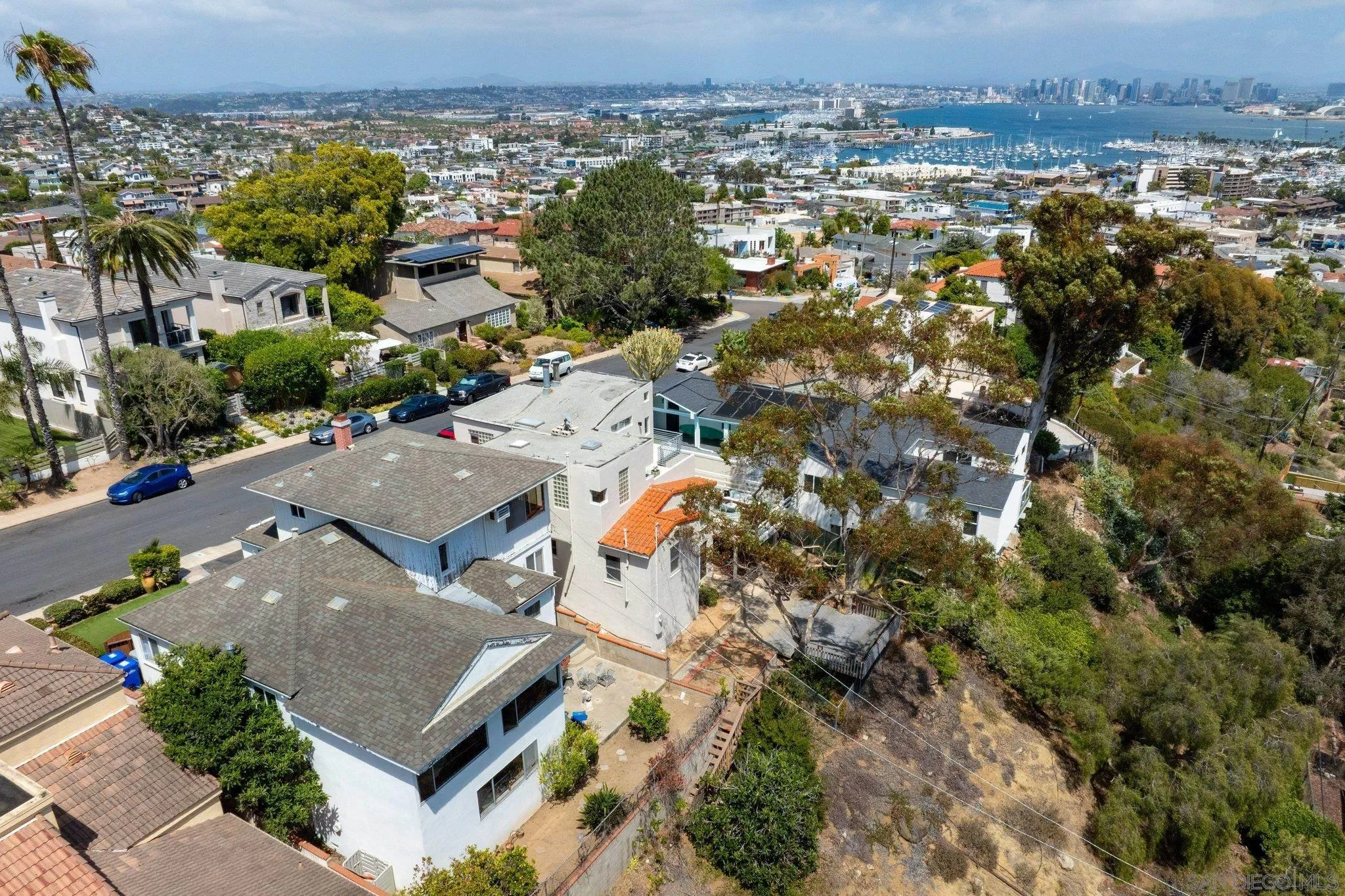https://cdn.realtyfeed.com/cdn/127/260011726/d647c28482ae3053bf45a1c30a88c75d.webp