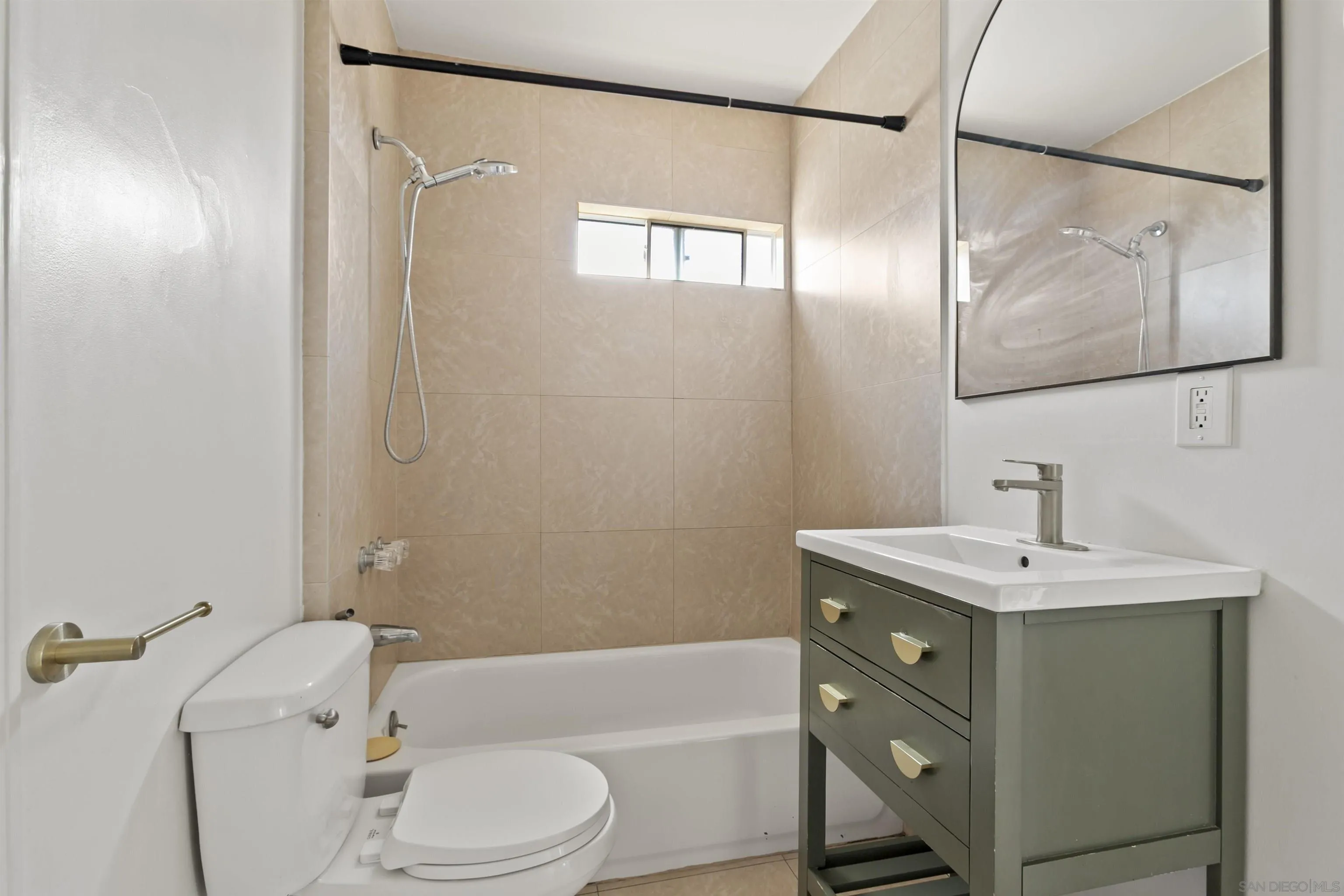 https://cdn.realtyfeed.com/cdn/127/260011730/271091e10fb8a3802687cd316192057a.webp
