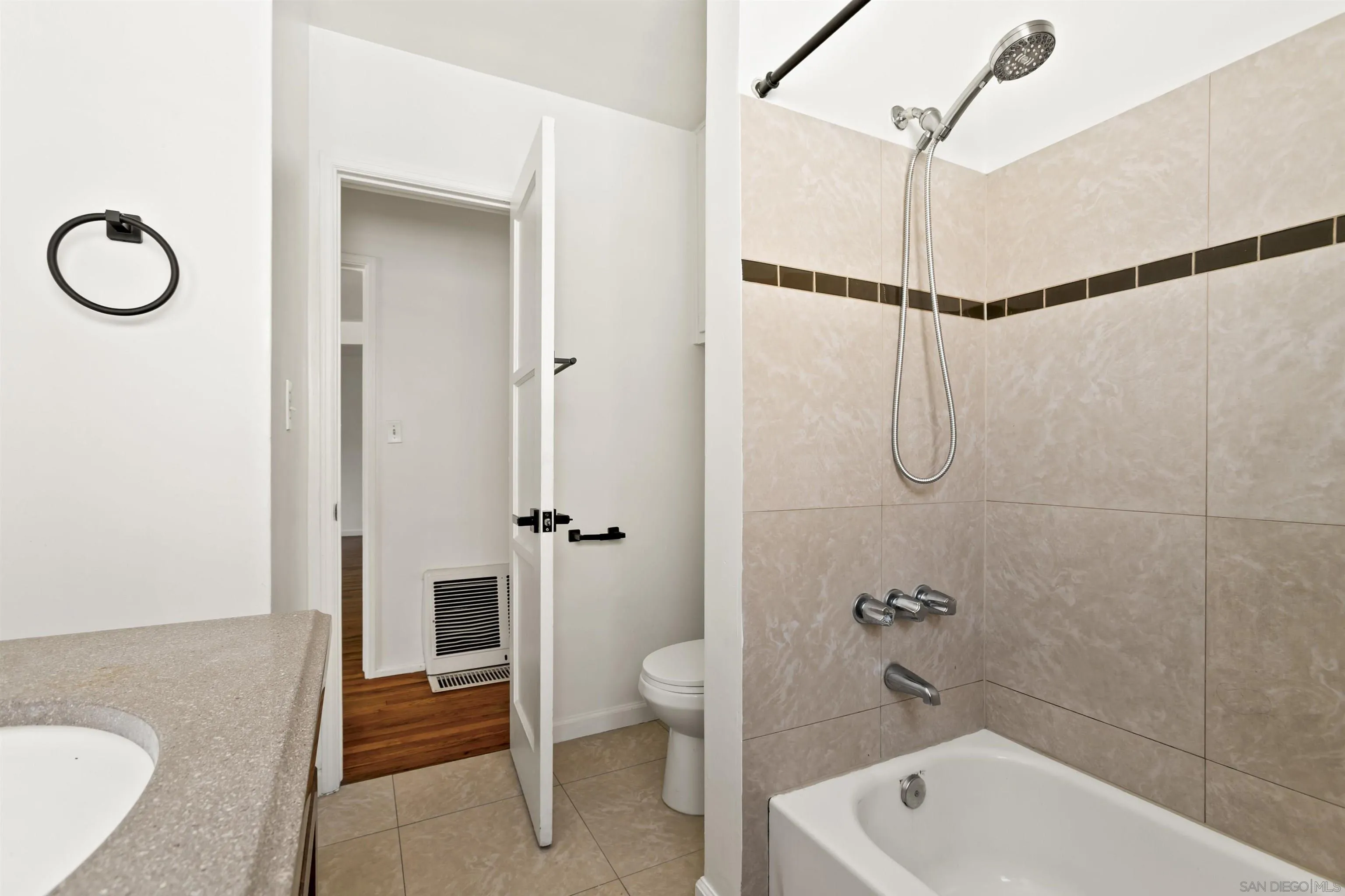 https://cdn.realtyfeed.com/cdn/127/260011730/4523cdd4d7678ac191cfa507007d8293.webp