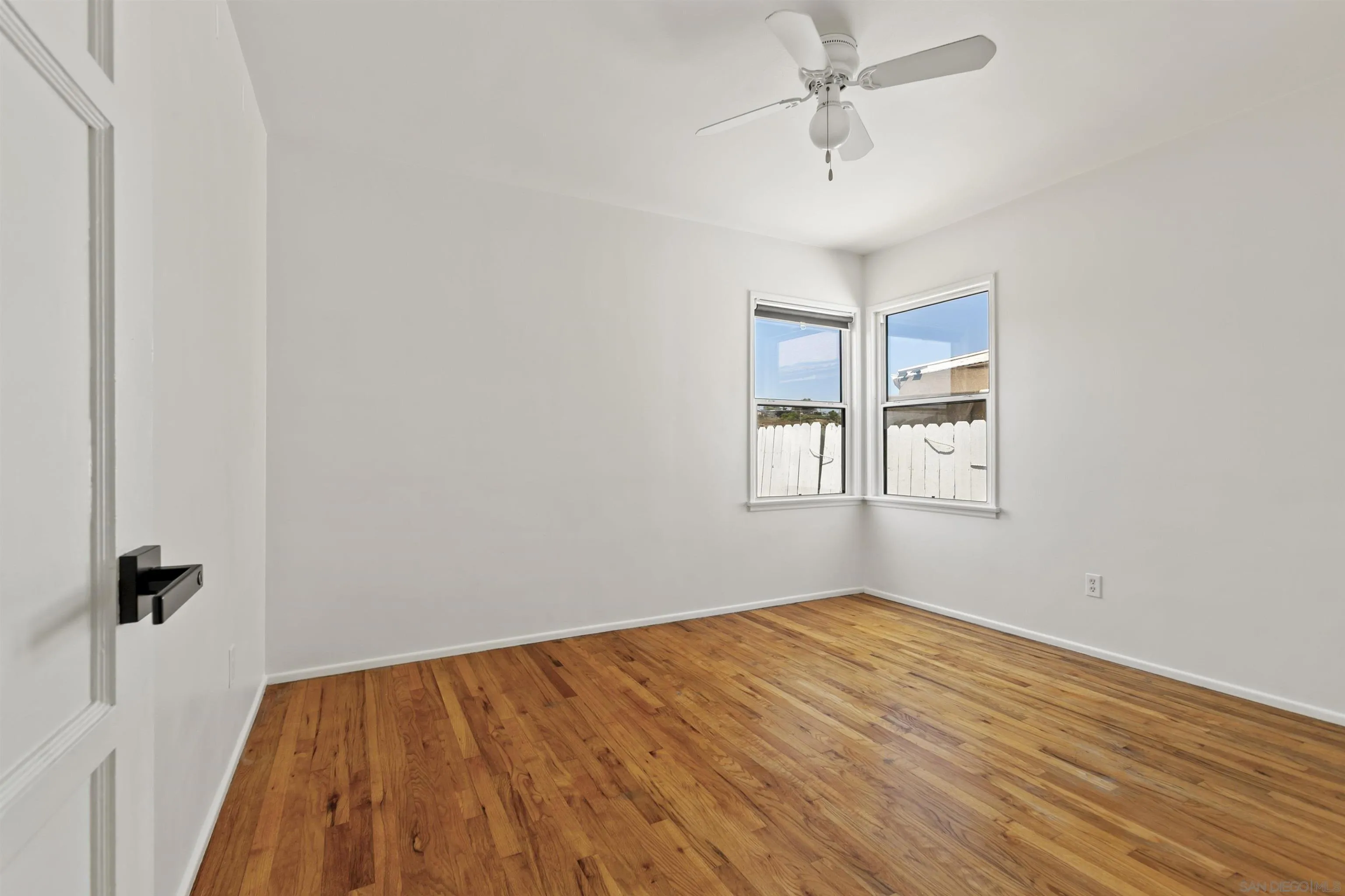 https://cdn.realtyfeed.com/cdn/127/260011730/8b86527ce0f33db7763b0ea91e5f72d9.webp