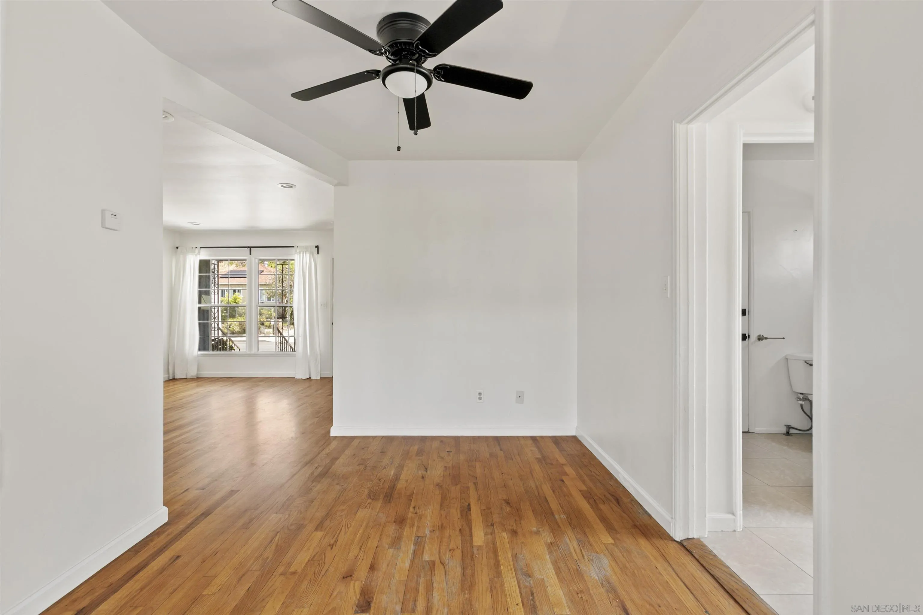 https://cdn.realtyfeed.com/cdn/127/260011730/b082cb8ae1a5e91f0d456e1b22203d9b.webp
