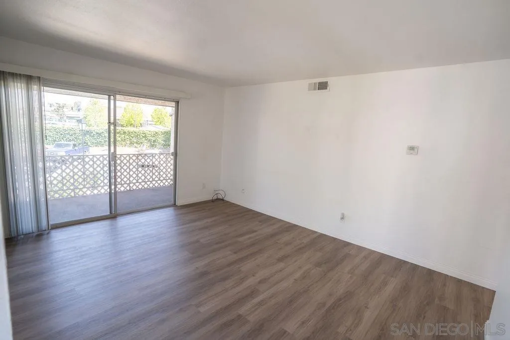Photo #12: 260011733 Listing: Photo #12