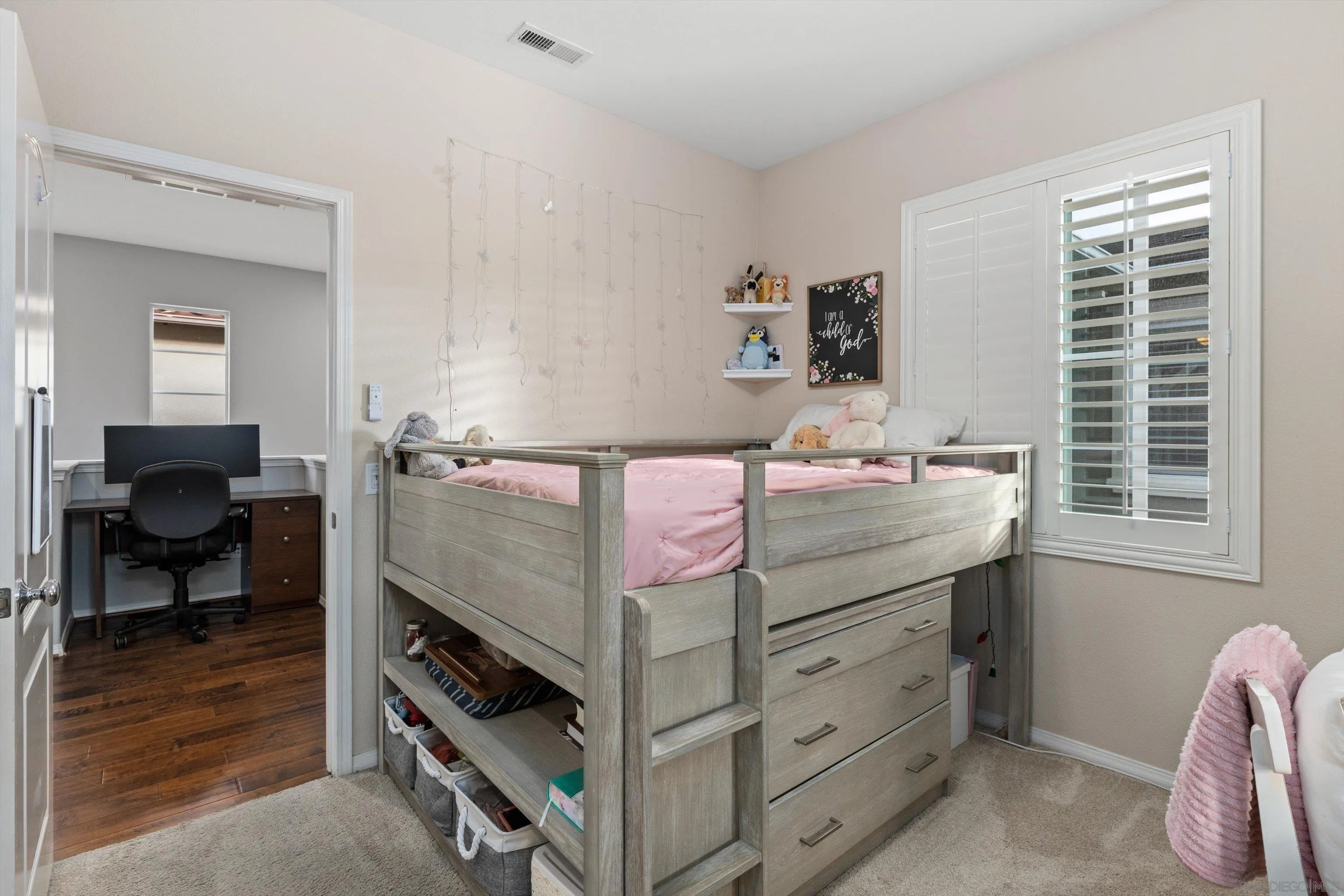 https://cdn.realtyfeed.com/cdn/127/260011734/7e1cc5519b226f1a6eb2d02970e1d9bb.webp