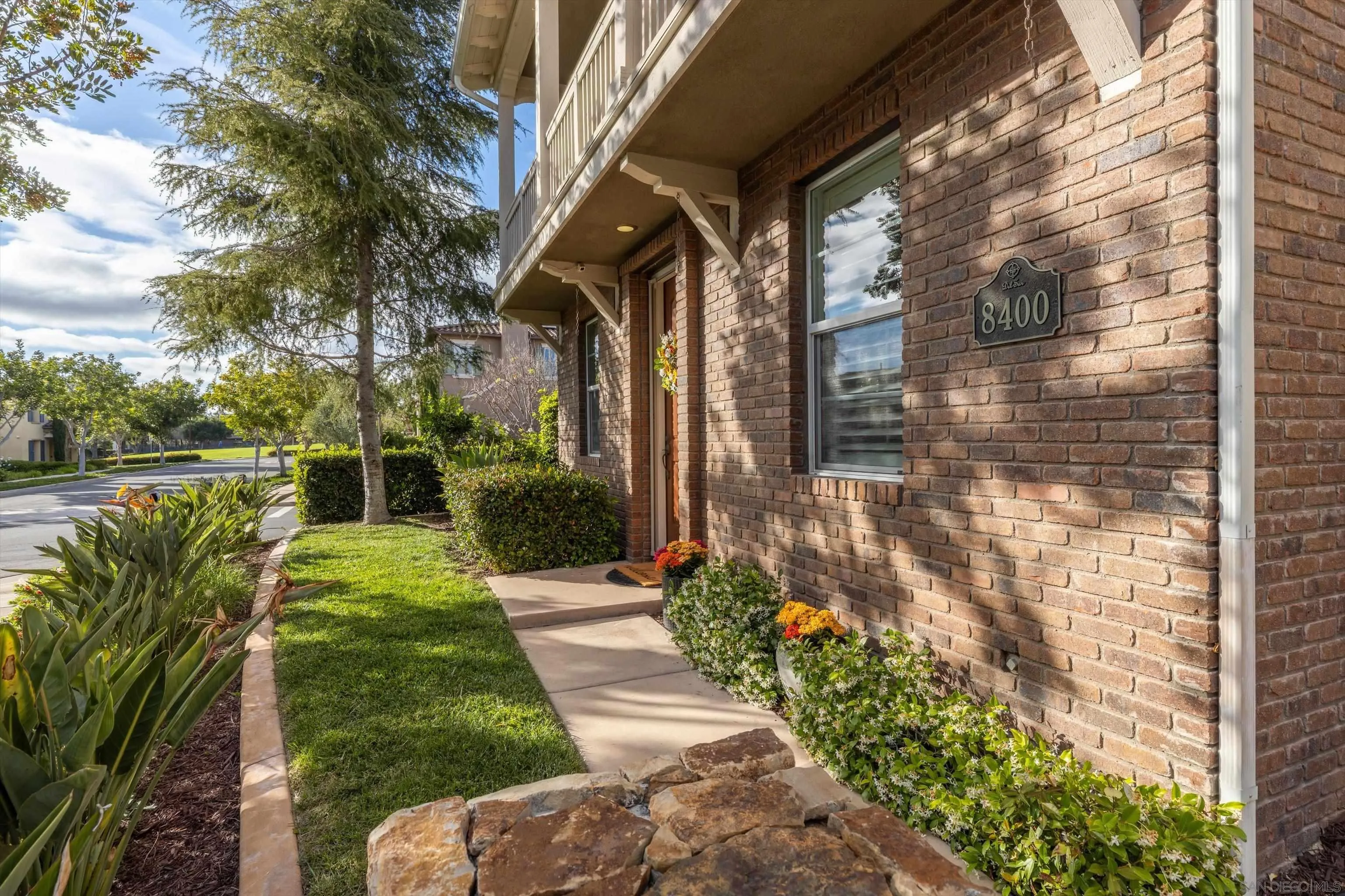 https://cdn.realtyfeed.com/cdn/127/260011734/83be7655308edffe907359d85ae90585.webp