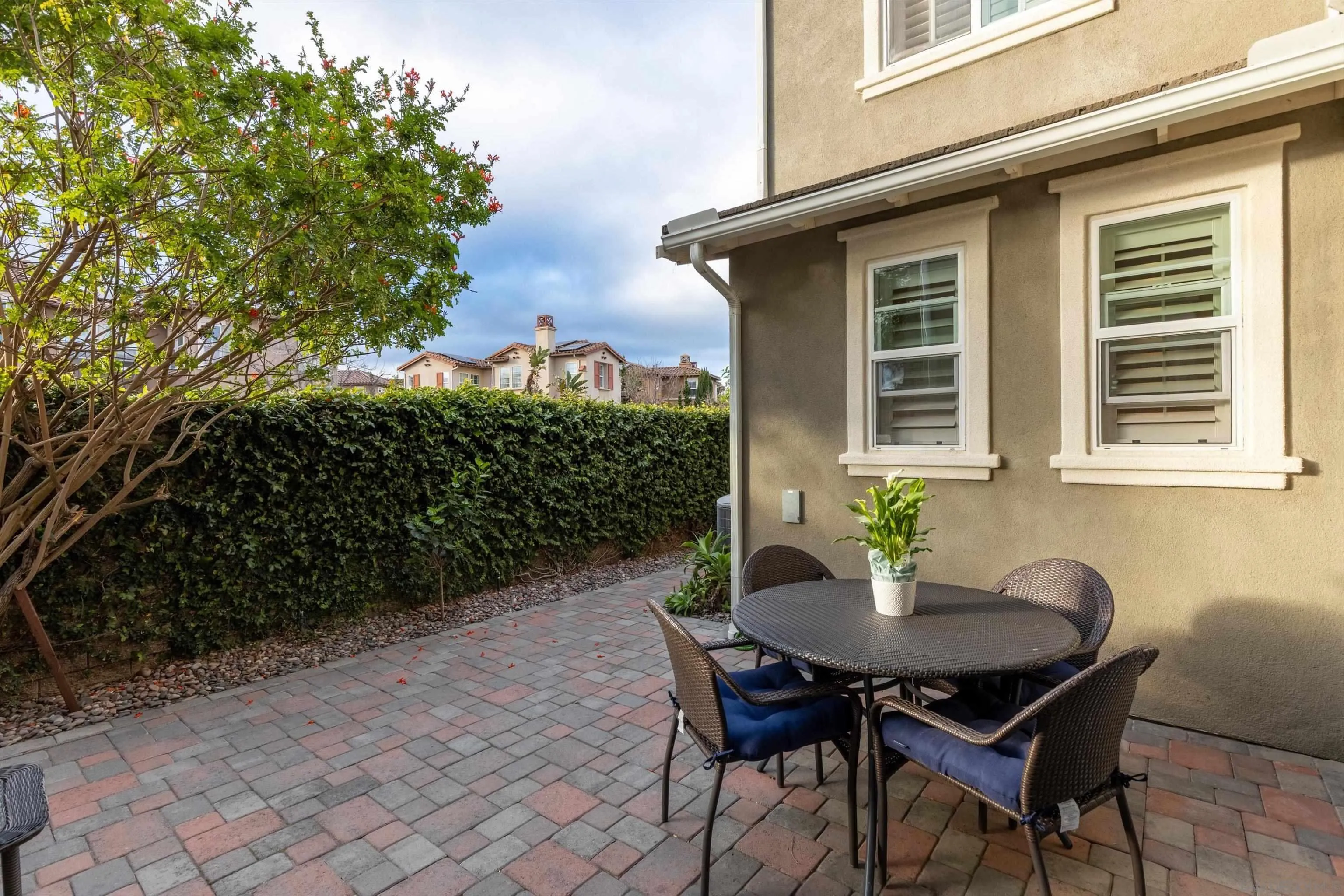 https://cdn.realtyfeed.com/cdn/127/260011734/a067c96ad3c1c44bc74e441d45ce13ca.webp