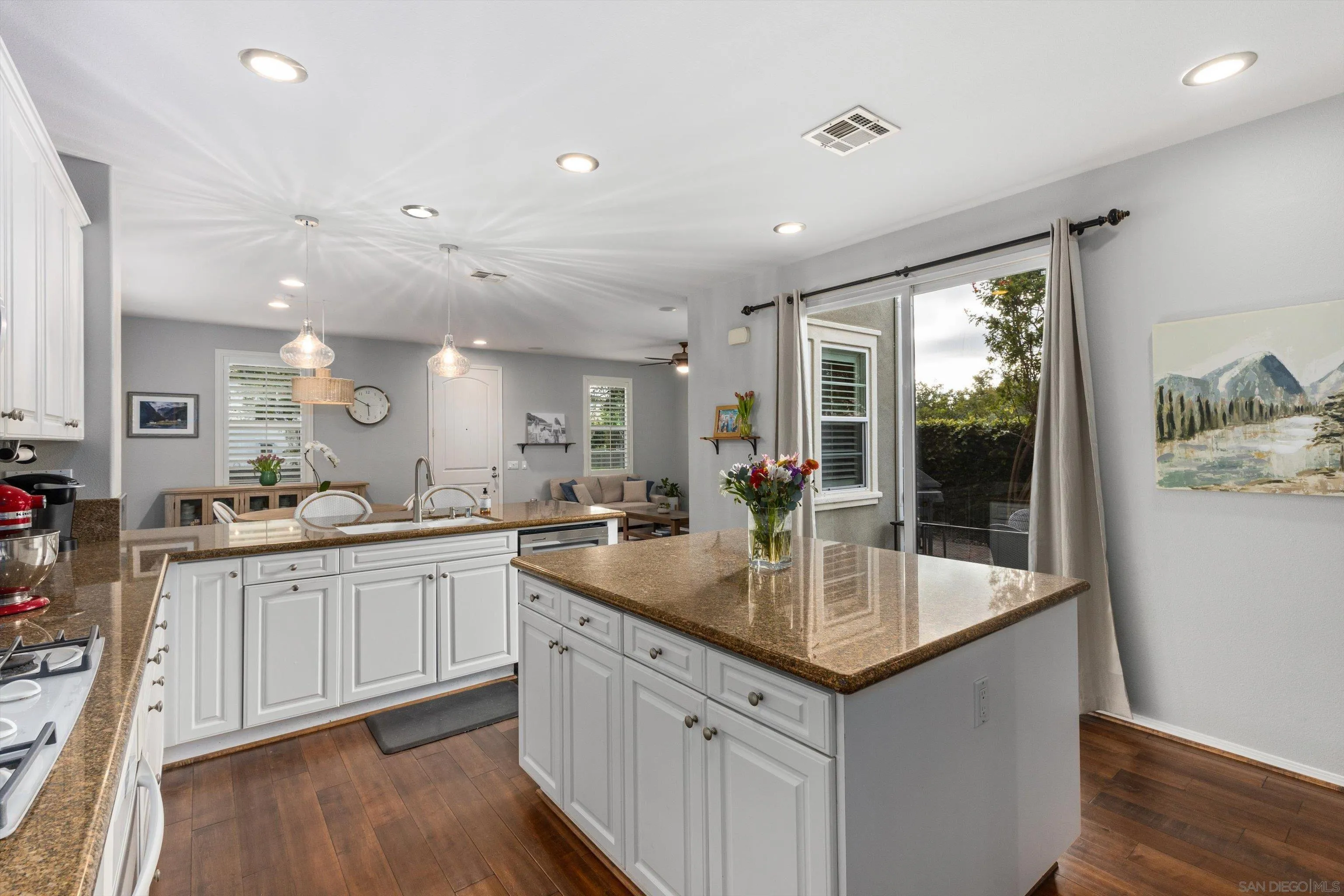 https://cdn.realtyfeed.com/cdn/127/260011734/d904fbe937e6be34534130ded44ff02d.webp
