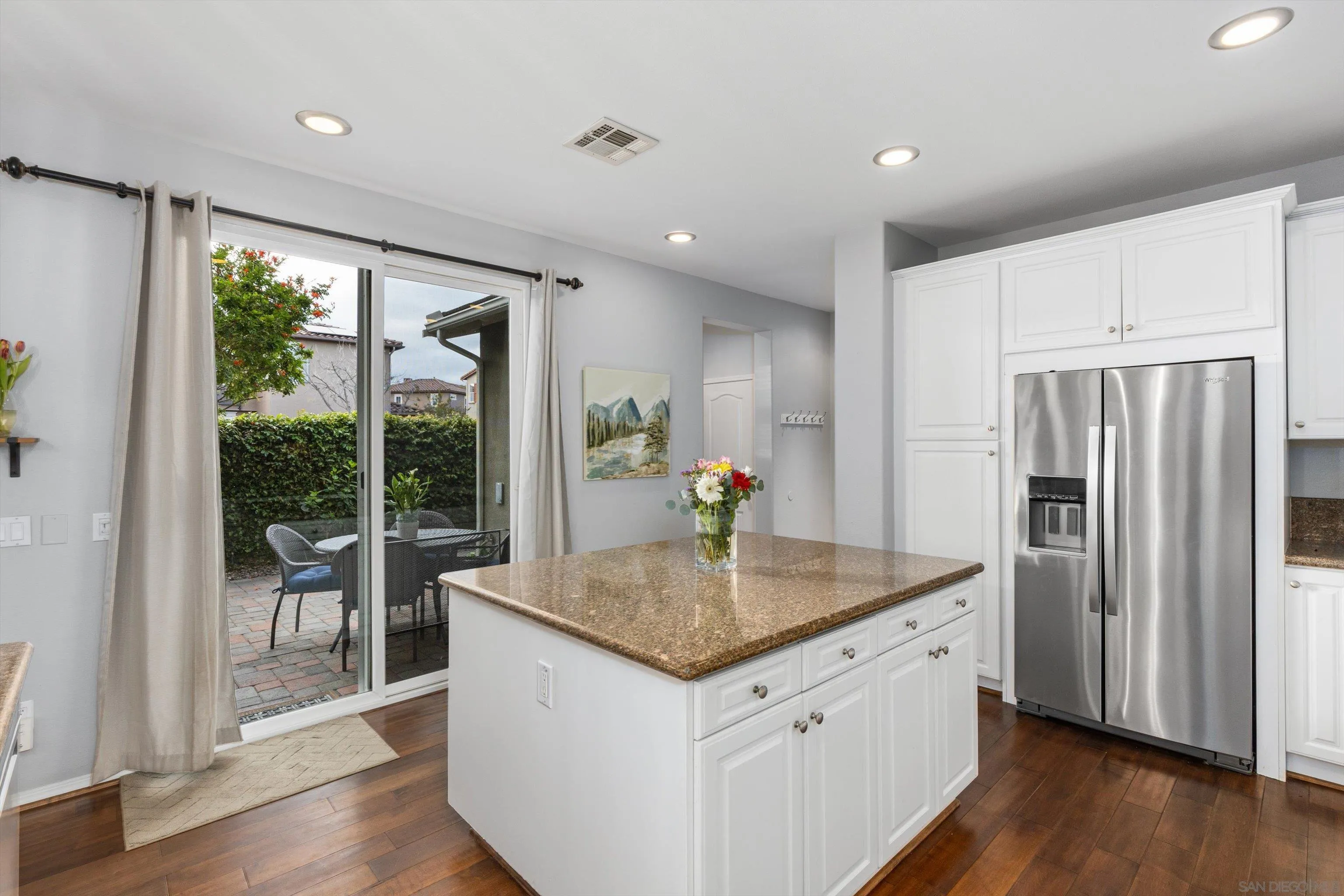 https://cdn.realtyfeed.com/cdn/127/260011734/f0bd0edc39fe0f6c35cadb6a63ab7dcb.webp
