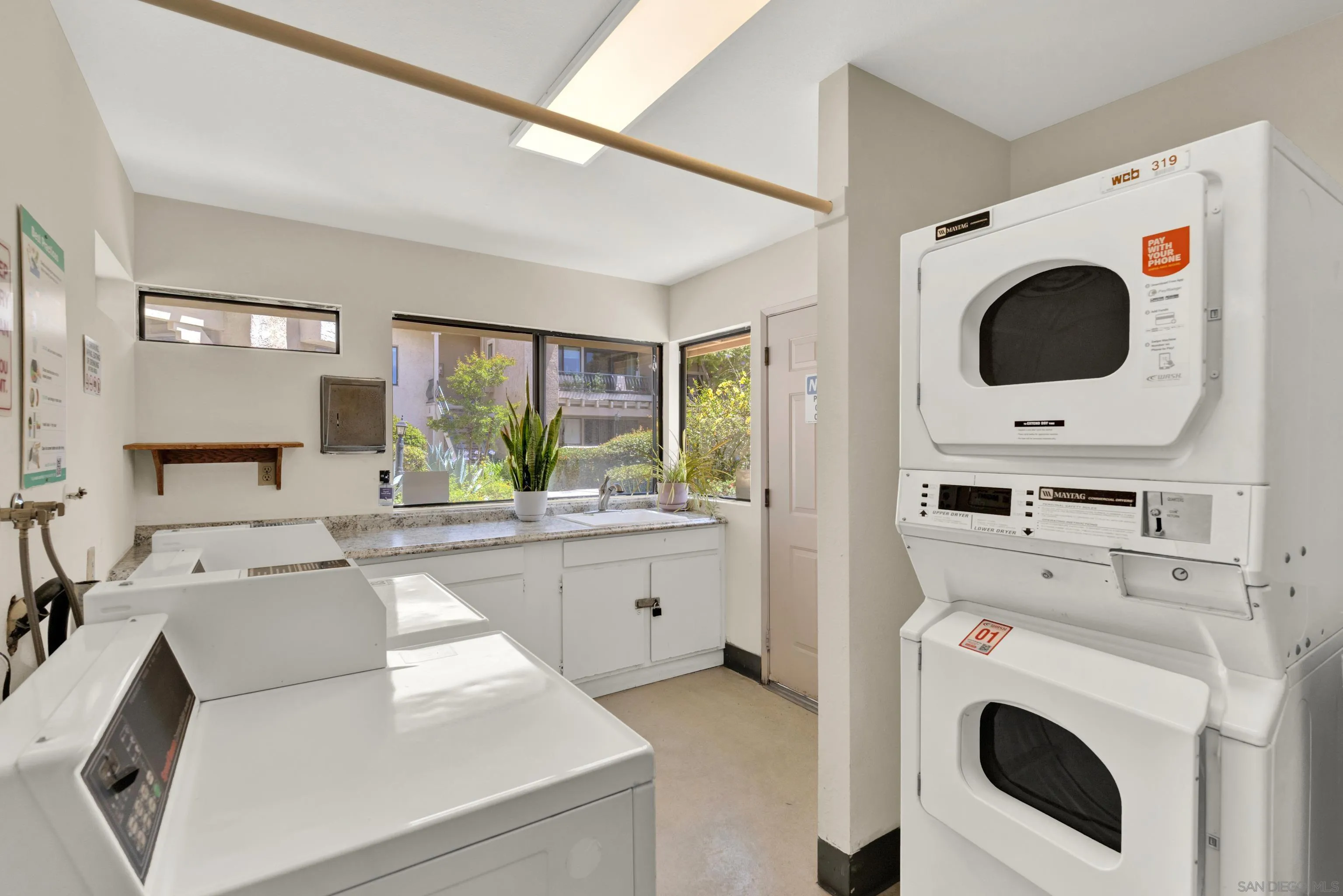 https://cdn.realtyfeed.com/cdn/127/260011738/38a466926f1544d8e3915f9199d3f8c5.webp
