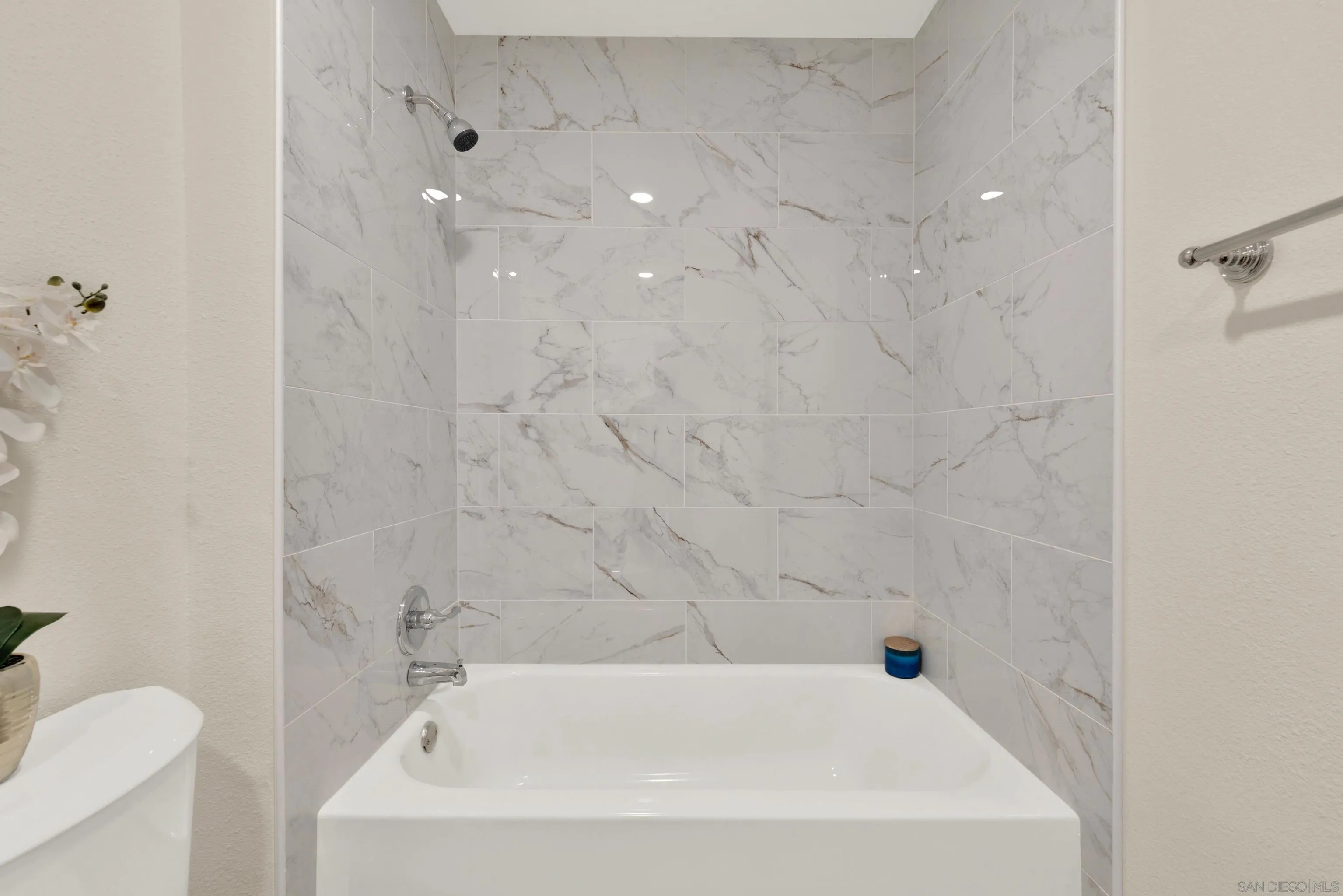 https://cdn.realtyfeed.com/cdn/127/260011738/663d97487348c13bb673a53649f4aaa9.webp