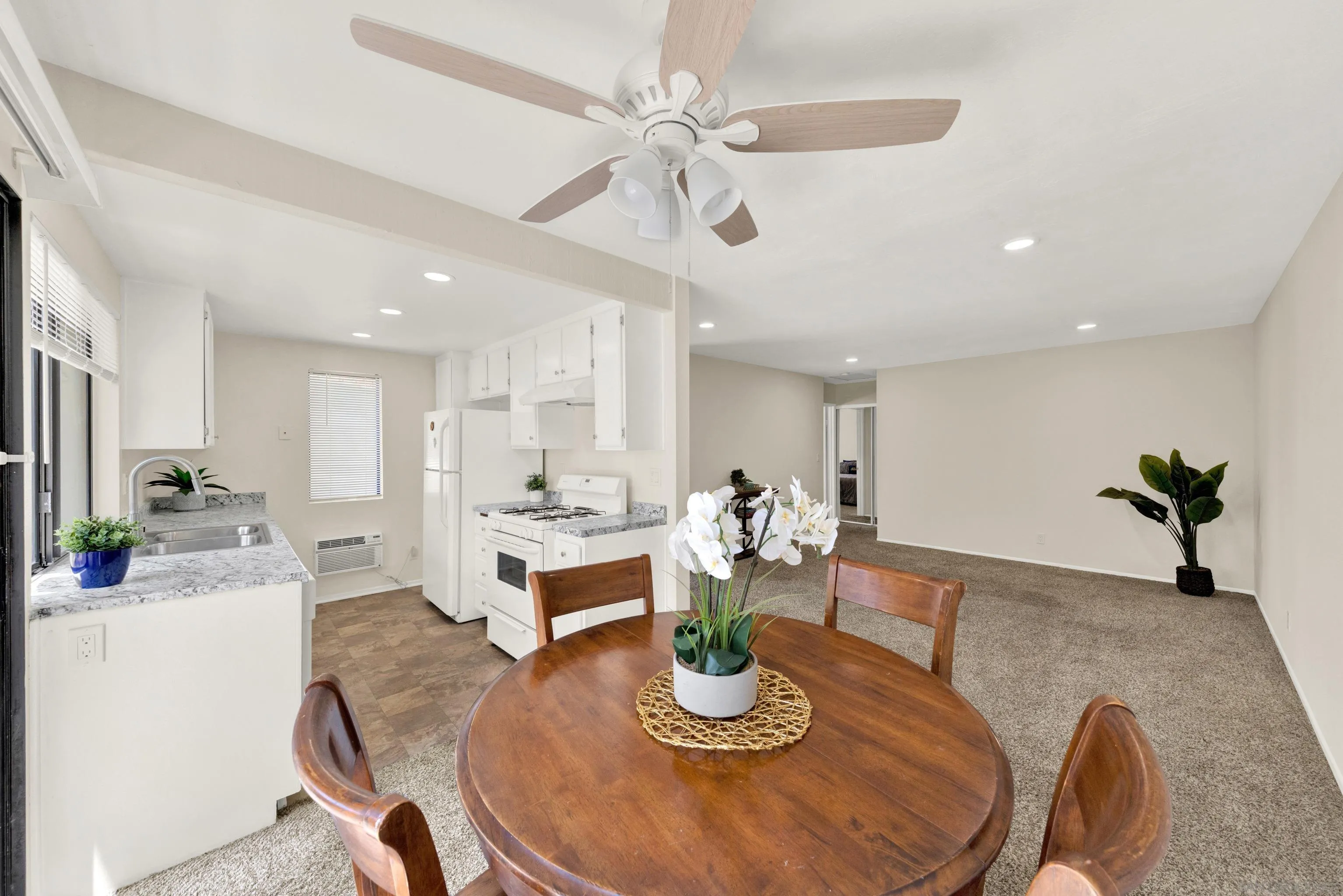 https://cdn.realtyfeed.com/cdn/127/260011738/8a6fd7ccbada06ebdb70e6409546789f.webp